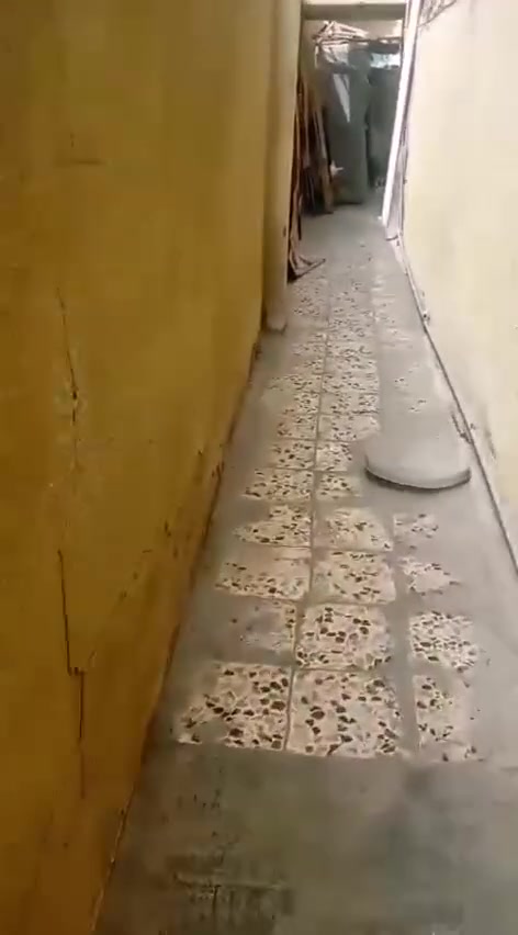 السلام عليكم نصف قطعه قاطين خلفيه للبيع قطاع الرابع خلف مطعم الرياضي ***********
