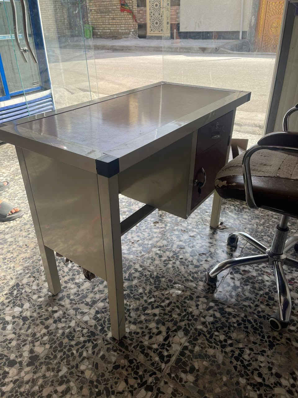 السلام عليكم يوجد سلات جبس للبيع مستعمل شي بسيط وميز وكرسي ***********
