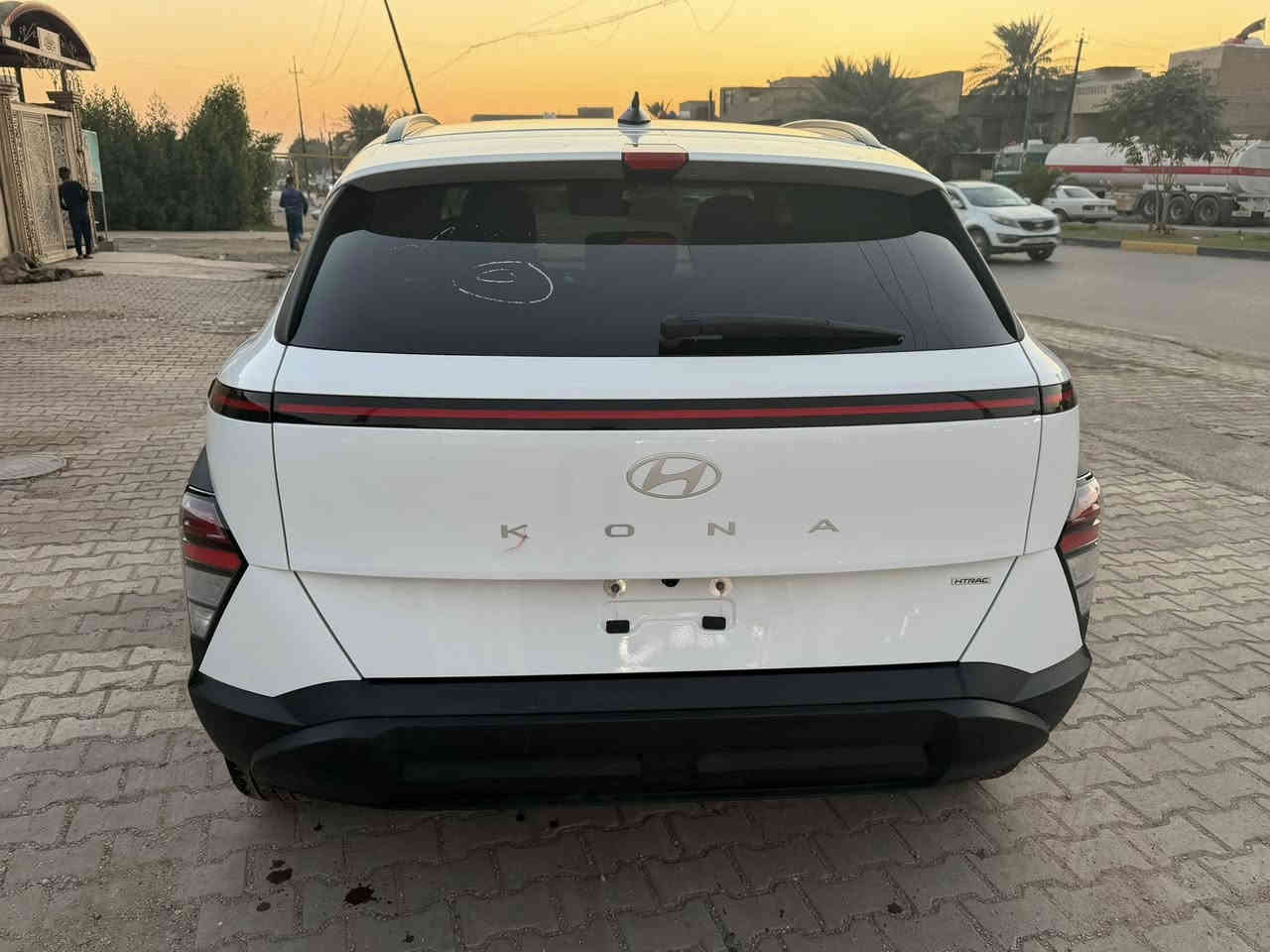 كونا 2024 دخول جديد محرك 2000 دوش اللون ابيض ثلجي  منفيست بأسمي مواصفاتها (بصمه _ تشغيل عن بعد _ سايد بريك دگمه _ تدفئه بالكشنات _ فور ويل _ تدفئه بالستيرن _ مانع انزلاق _ رادارات امامي وخلفي وجانبي _ اشاير بالمري _ فول تحكمات بالستيرن _ شاشه كار بلي متصله _ كاميرا خلفيه دواره _ اوتو هولد )السياره حادثها موضح بالصور (((للبيع فقط على هذا الوضع بدون لوحات)))
السعر ؛ 142$ وبيها مجال 
العنوان : بغداد 
***********
