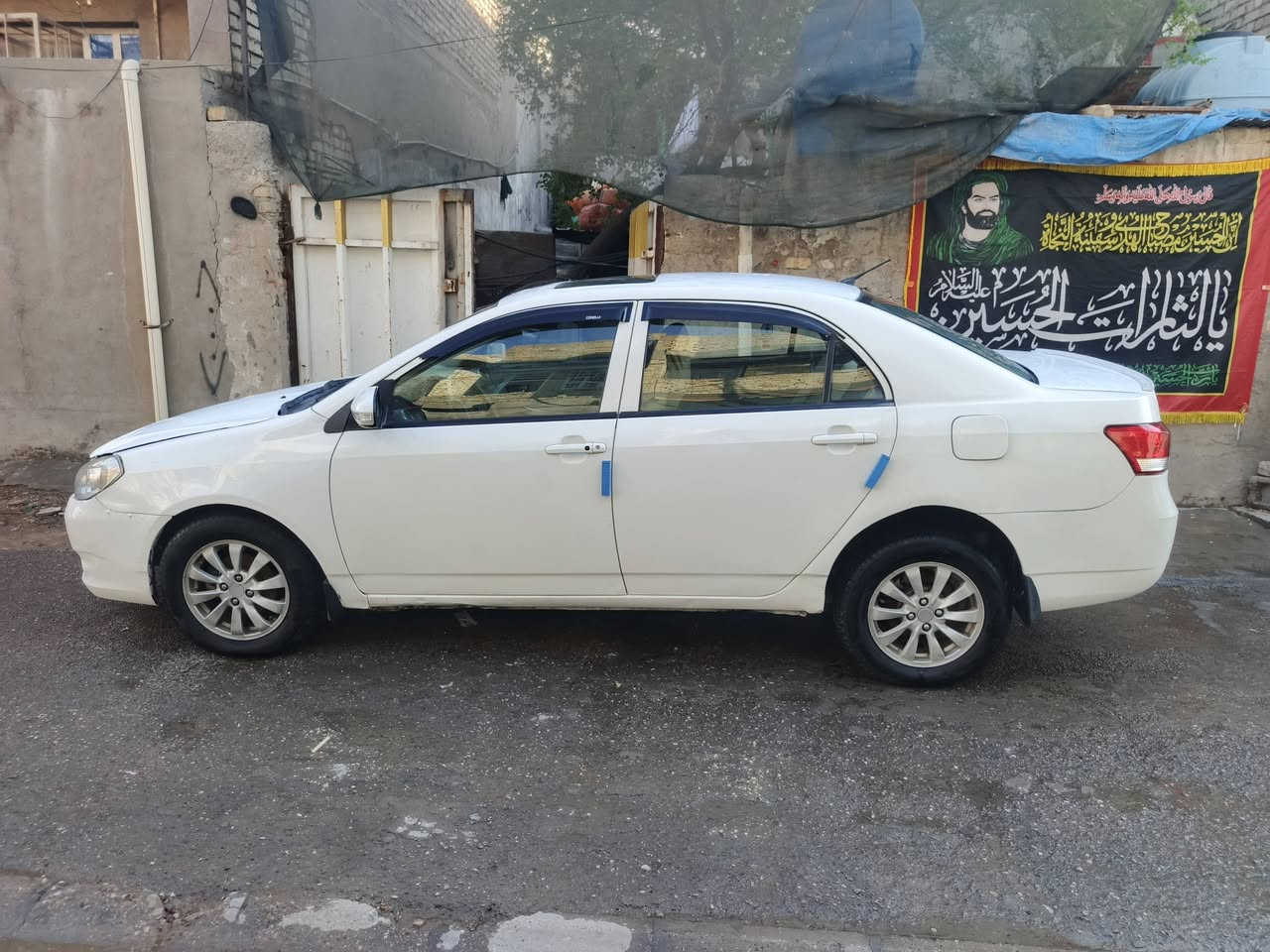 السلام عليكم بيوايدي جي ثري رقم بغداد بسمي تحويل ثاني يوم سنويه 2028 يله تسقط هزه جديده مكينه وكير خير من الله بلادي كير اوتو تبريد نقص بس غاز كبريسر جديد تشحن غاز يشتغل كهرباياته كله شغاله سياره نضيفه وحلوه للبيع مكاني بغداد العبيدي ***********

