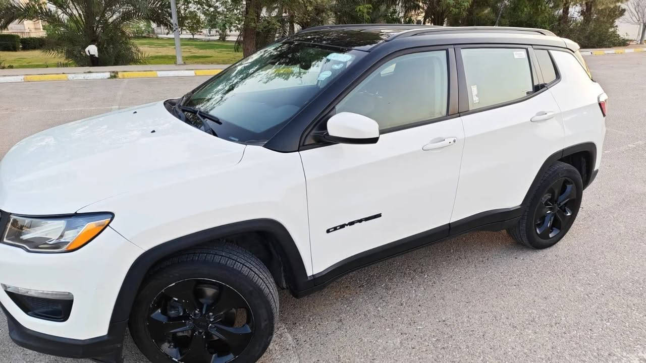 السلام عليكم
جيب كومباس 2019
ماشية 109 الف/كلم
لون ابيض
سقف اسود بلادي
محرك ٢٤٠٠ 
تبريدقطعتين 
شاشه 
حساس اطارات 
ويل كب 
كرسي سائق كهرباء
تحكم استيرن  
كروس سرعه 
مثبت سرعه  
قياده ذاتيه
توقف ذاتي
كامرا خلفية
السعر 135 ورقة وبيه مجال بسيط
وبعد بيهه هواي مواصفات
وبالعافية عالشراي
***********
بغداد غزالية او دورة
