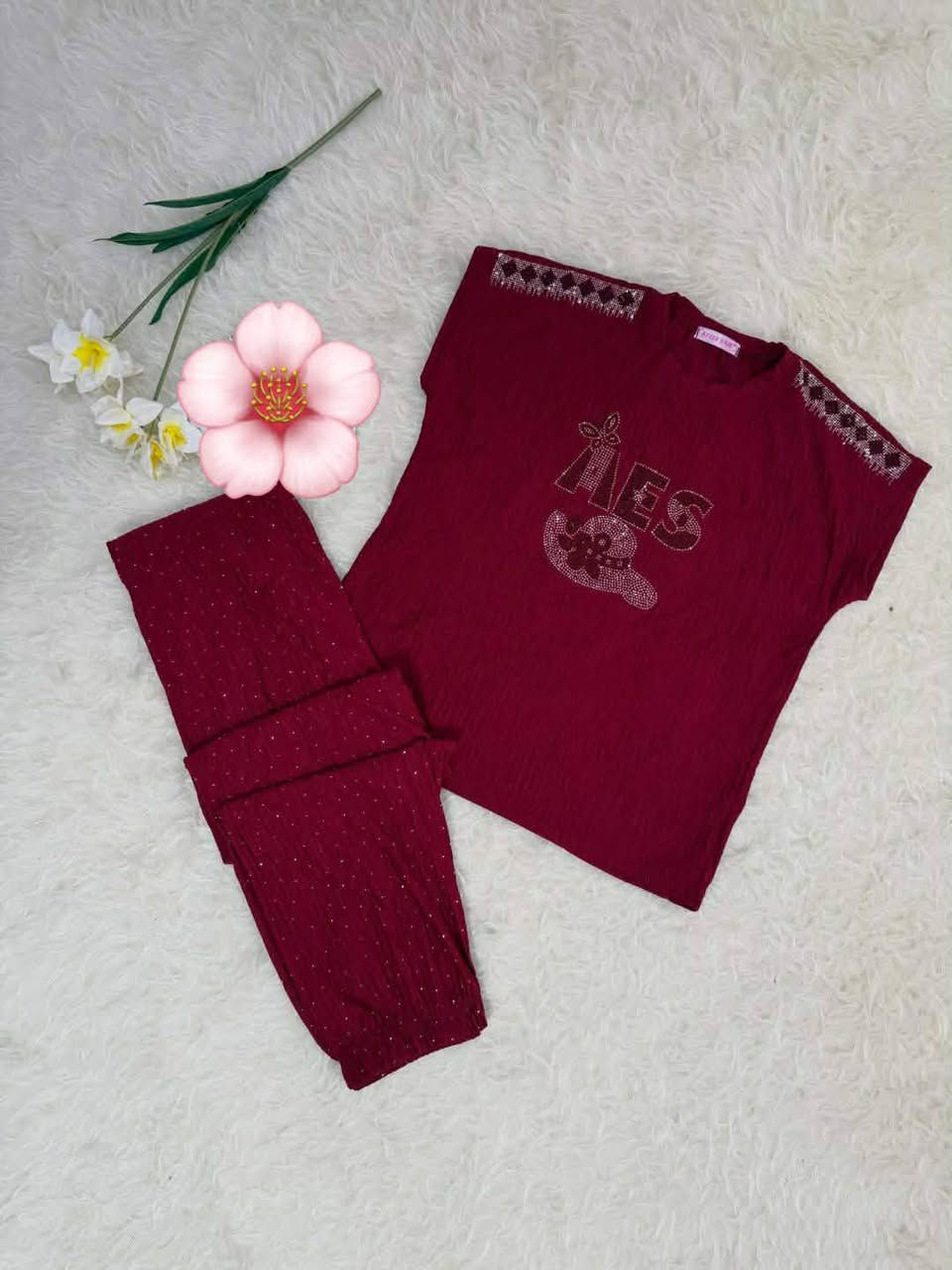 تراك نسائي كريشه ستراس 
ست الوان 
القياس راهي يلبس لحد وزن 95
السعر   8.000
قطعتين   ب. 15.000
توصيل بغداد والمحافظات 5 الف 
واتساب.  ***********
#تراك #بغداد #نسائي #explore #الاناقه
