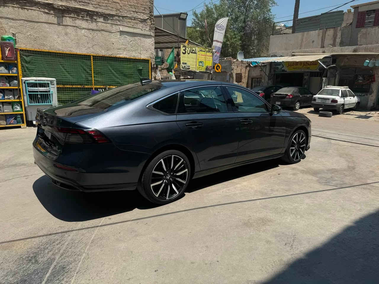 هوندا اكورد تورنك 2023 مواصفاتها معروفه فول اعلى فئه
الحادث موضح بل صور سطحي خفيف دواخل لغود سليم بجم كبس 

واجه بيها من امريكا نفس الطخه الجانب الثاني جاملغ وباب سطحي خفيف 

باسمي احولك ثاني يوم  

السياره كامله اي نقص مبيها صدر جديد مسوي

السعر 195 بيها مجال بسيط حق الجيه 

تواصل واتس ***********
