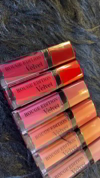 احمر شفاه سائل • برجوا • مخملي ناعم