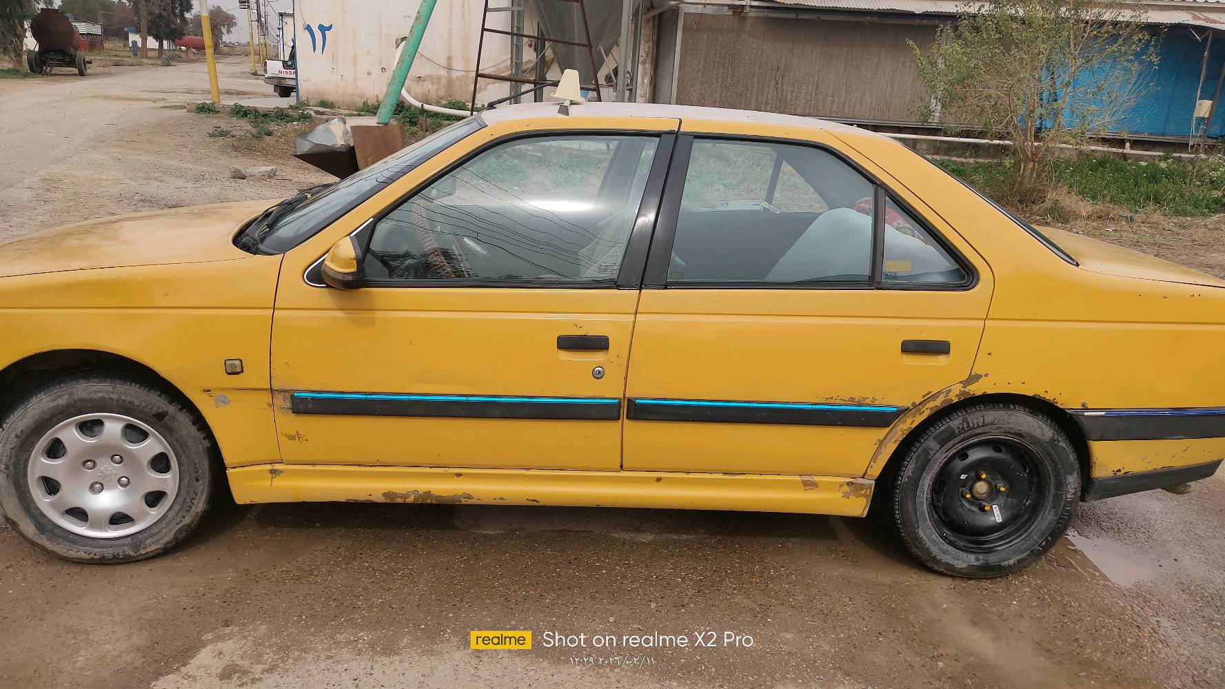 بيجو 405  glx موديل 12
كير ومحرك خير من الله قطره تنقيص متنقص
حداديه 80٪ كشر نضيف بيه تلكيط بل هلال مال الجاملغ الخلفي تخم تاير امامي باتري جديد كل كهربائياتها شغاله تبريد شغال بأسمي مكاني بغداد المدائن ناحية الوحده  سنويه لل 29 رقم الماني بغداد سياره مابيه اينقص تشغل وتطلع وترايك وين متريد  ب 33 وبيه مجال لشراي فقط. 