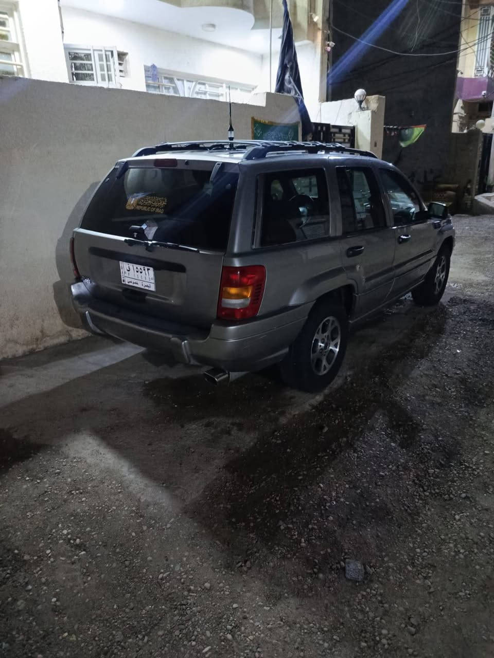 سلام عليكم للبيع جيب شيروكي موديل 2000بصره تخم تاير جديد سنترلوك كهربائيات تبريد بيه عطل الكير ***********السعر60وبيه مجال
