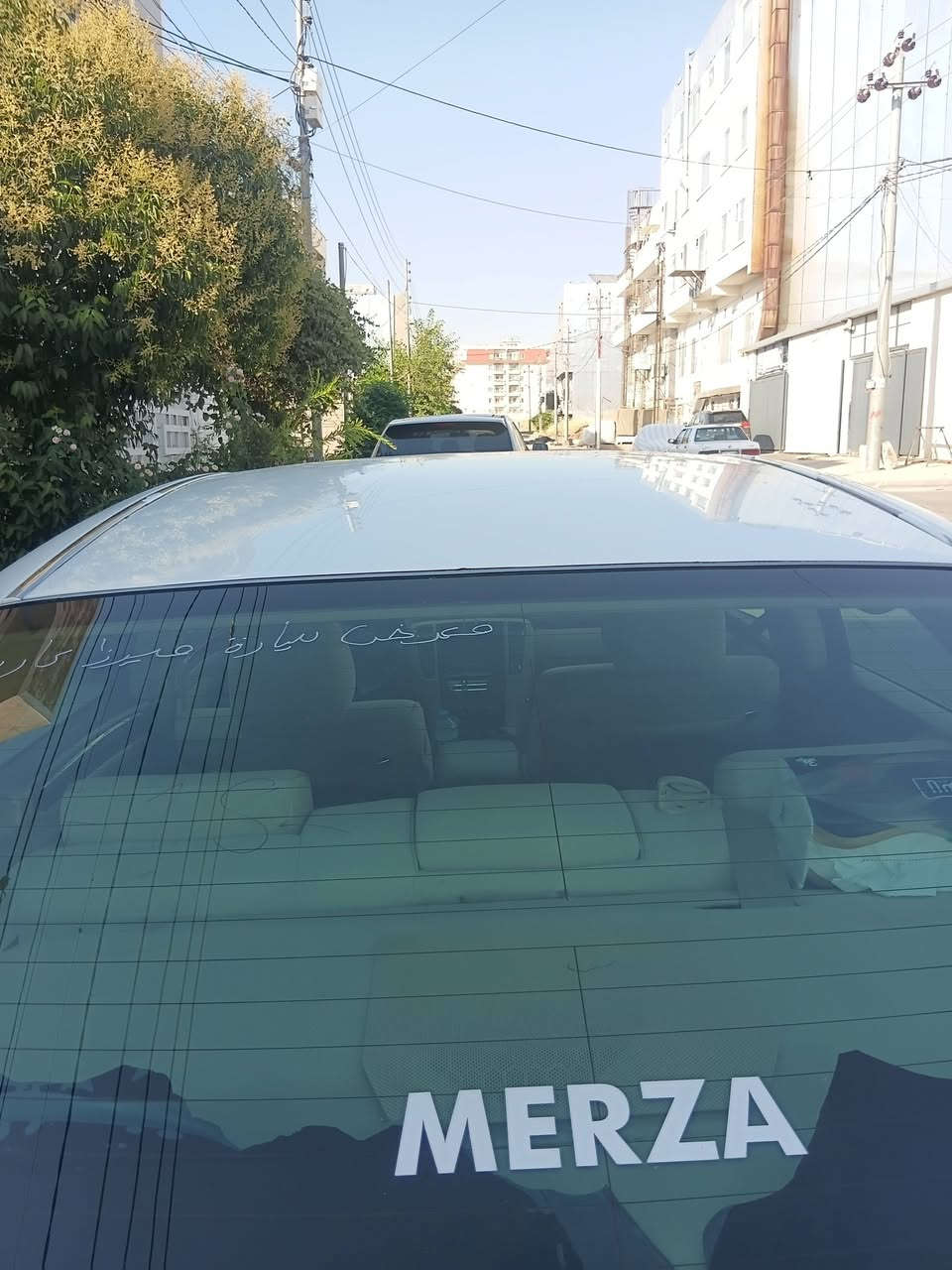 شاهینە 2005بڕاوە سێ  دووگمە 82هه زار ڕۆشتووە کامل مە سرف کراوە  سعری 49گە ڵ مە عە مل 182بێ دوکە ڵ ***********
