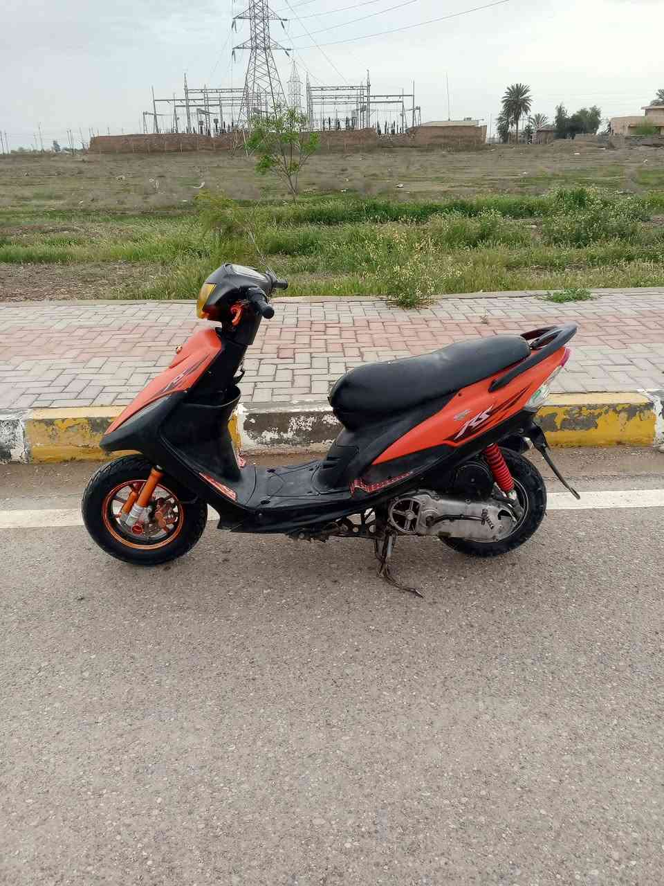 السلام عليكم 
ماكس عدله بوشه 55 شلعه ومعدل فول اله ايعلك كلها مزوده صالنصه scكهربائيات كلها شغاله سلف هندر تخم تاير جديد دراجه كامله مكمله السعر 450 وبيها مجال الاتصال *********** *********** مكانها الاسحاقي مركز الناحيه
