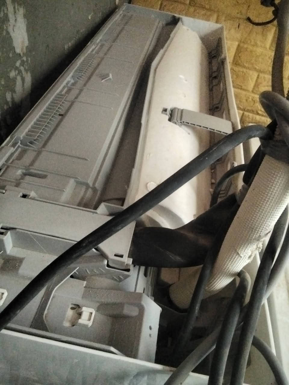 إسلام عليكم هذا سبلت طن ونص مستخدم بس سبعة اشهر نضيف بالكامل العنوان الحيره ***********
