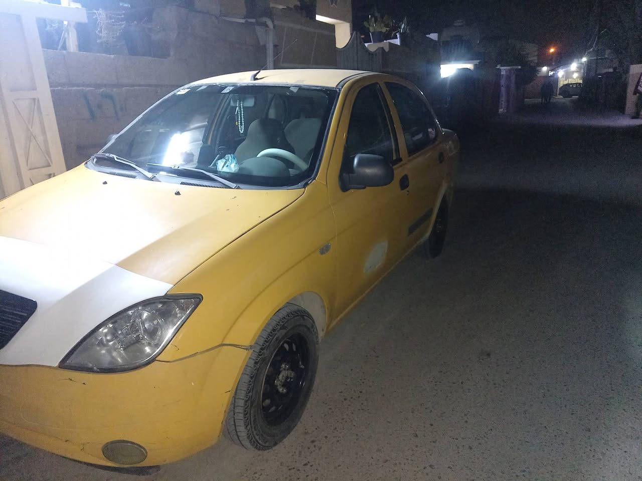 سلام عليكم ورحمة الله وبركاته عندي سياره طيبه ٢٠١٦ تبريد تدفئه كله شغال تايرات جدد مكينه ناعمه سياره تخبل بالعافيه ع الياخذه السعر ٣٨ ورقه وبيه مجال بسيط للطيبين ممتواجد خاص رقم تلفون ***********
