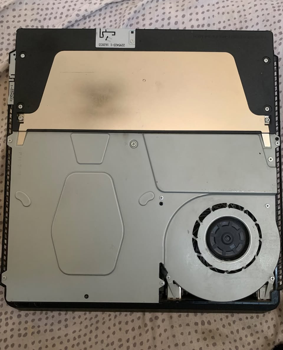 🎮 للبيع PS4 Slim مهكر - حالة ممتازة 🎮
✅ PS4 Slim 500GB
✅ مهكر على نظام 13.04
✅ يحتوي على 20 لعبة جاهزة.
✅ جويستكين 2 تجاريات بحالة جيدة.
✅ كامل الملحقات: HDMI + كيبل الكهرباء + كيبل الشحن.
✅ الكارتونة الجهاز الأصلية موجودة.
✅ الجهاز نظيف جدًا ويشتغل بدون أي مشاكل، تجي تفحص.
 
📍مكاني كربلاء الطاقة قريب عل مركز مال شرطة 

((***********))

💰 السعر:275 دينار عراقي (بي مجال حك الجية)
