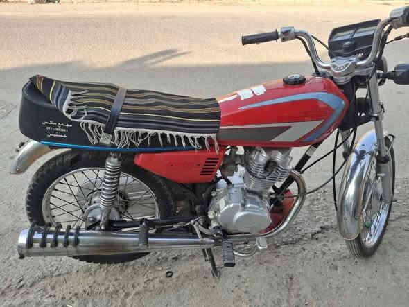 السلام عليكم شباب دراجه للبيع تعمير بدون اوراق دراجه عوزه شويه ترتيب سعر ٧٠٠ وبيها مجال المكان العماره القادسيه ***********
