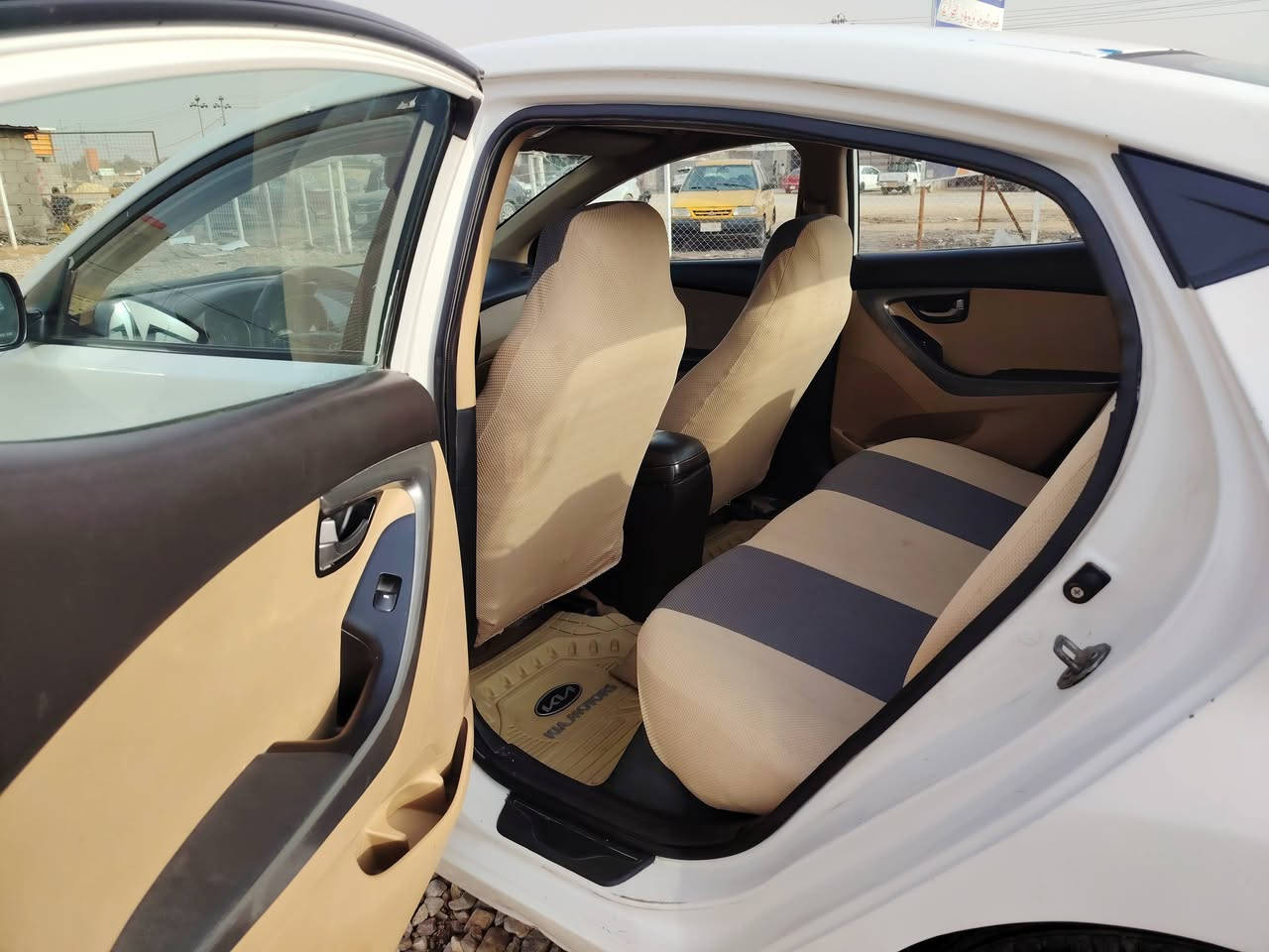 للبيع (مكلف بل نشر) 
النتره 2012 خليجي رقم اربيل سنويه نافذه السياره خير من الله كير ومحرك وتخم تاير جديد تبريد ثلج ❄️ محرك 1600 لا تبخير ولاتنقيص بيه ملاحضات بسيطه بل كشر السياره نص فول داخل لونين تحكمات ستيرن اشاير بل مري لايت زنون شمسي مازدات جدد  السعر 103 وبيه مجال
المكان واسط قضاء الزبيديه
للاستفسار الاتصال على الرقم التالي ***********
