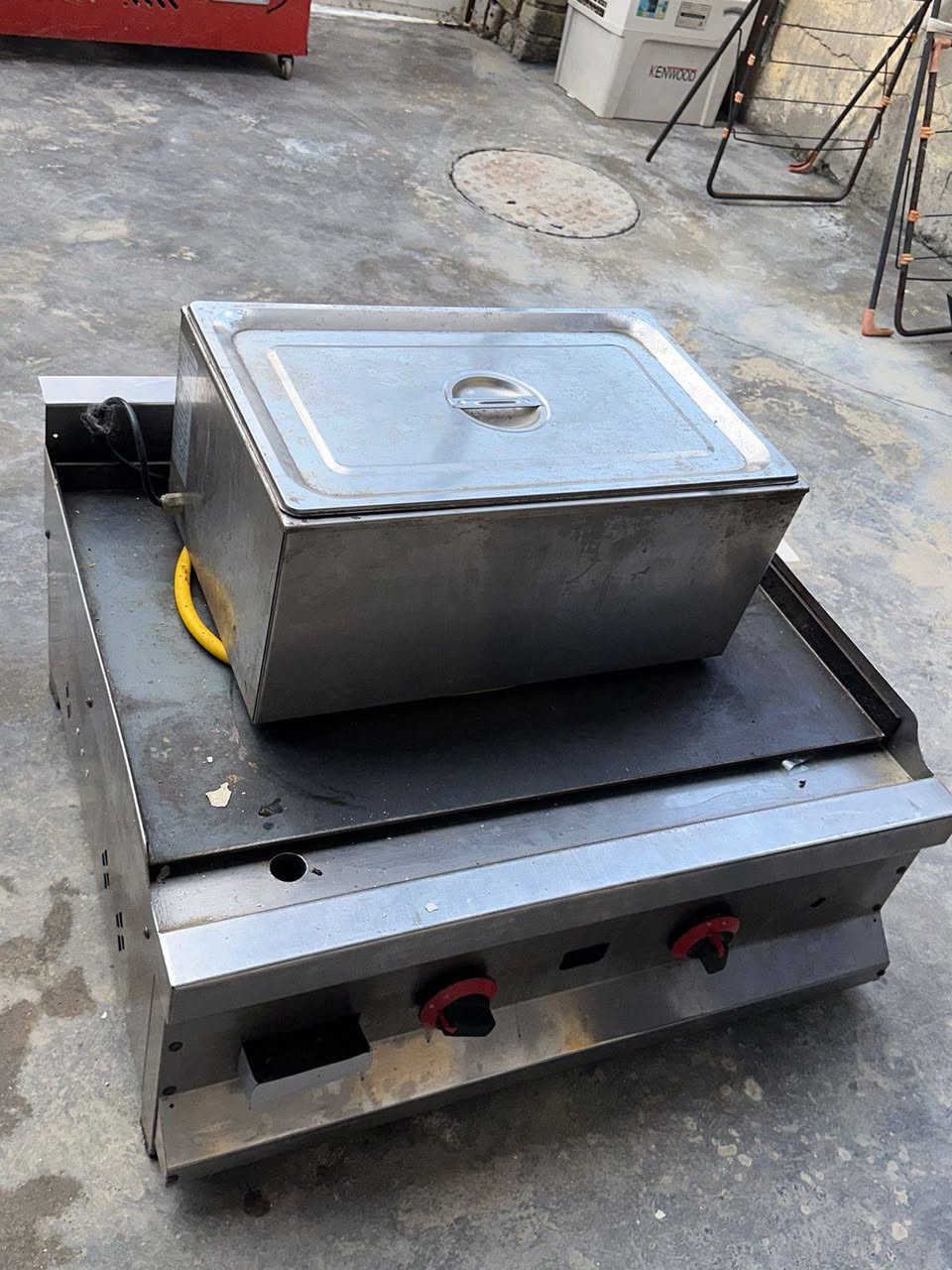 سلام عليكم غراض مطعم  كلمن وسعرهه وسعار مناسبه مكاني بصره دزلي رساله وتساب اكتب مطعم حته اجاوبك، ***********
