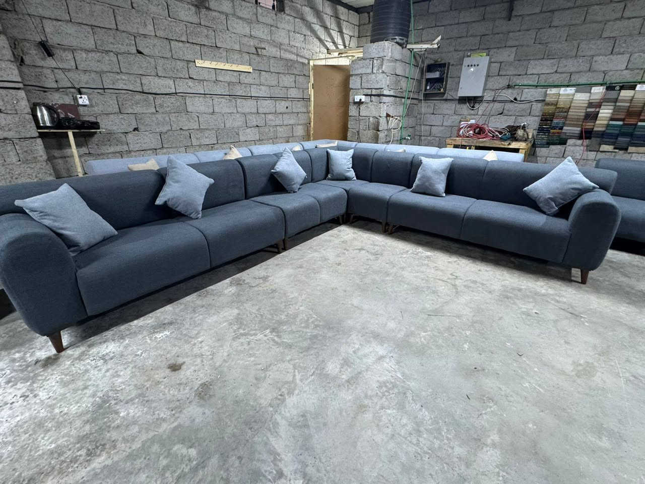 تخومه توصى شغل ذكيل 400
وبي مجال رقم الهاتف ***********/***********
