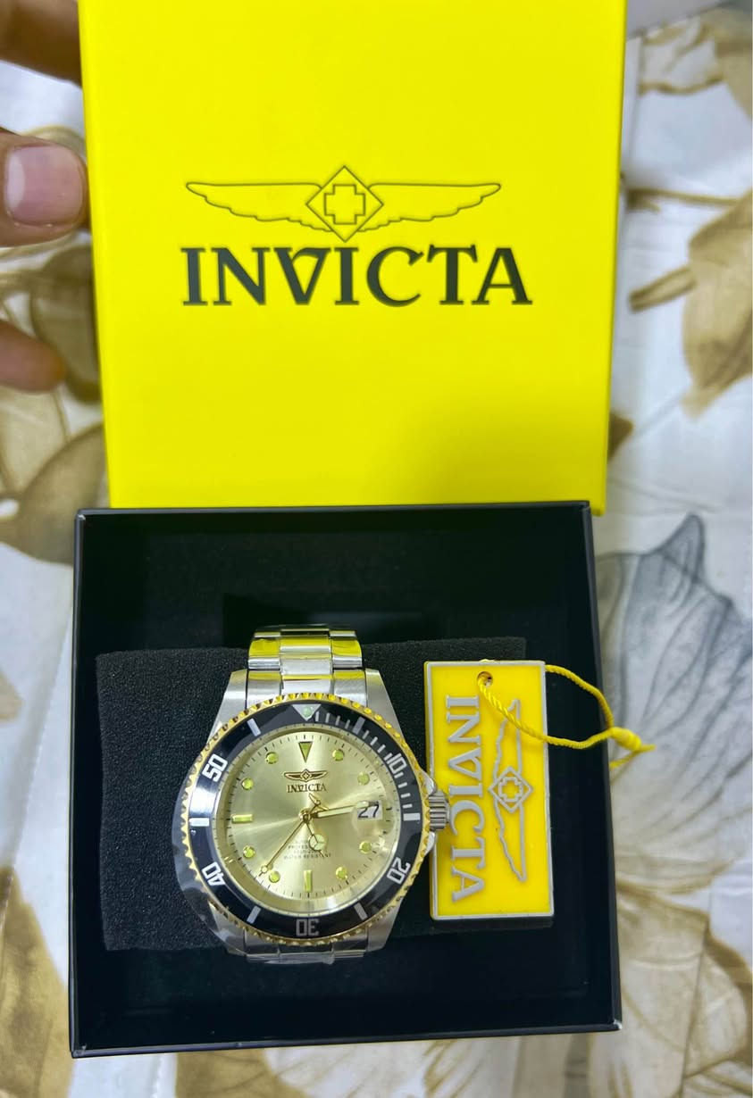 ⌚ ساعة Invicta غواصين – أوتوماتيك قطر ٤٠ ⌚

🔹 الحركة: أوتوماتيك (تعمل بدون بطارية)

🔹 الفئة: Professional Diver

🔹 مقاومة الماء: 200 متر

🔹 الزجاج: كريستال مقاوم للخدش

🔹 الإطار: دوّار (Diver Bezel) أسود مع تفاصيل ذهبية

🔹 لون المينا: ذهبي مع مؤشرات مضيئة

🔹 السوار: ستانلس ستيل

✨ ساعة قوية وفخمة، مناسبة للاستخدام اليومي والسباحة

✨ ماركة عالمية معروفة بتصاميم الغواصين

📍 السعر: 175 الف

📞 للتواصل: خاص او واتس اب

*********** بغداد, العراق
