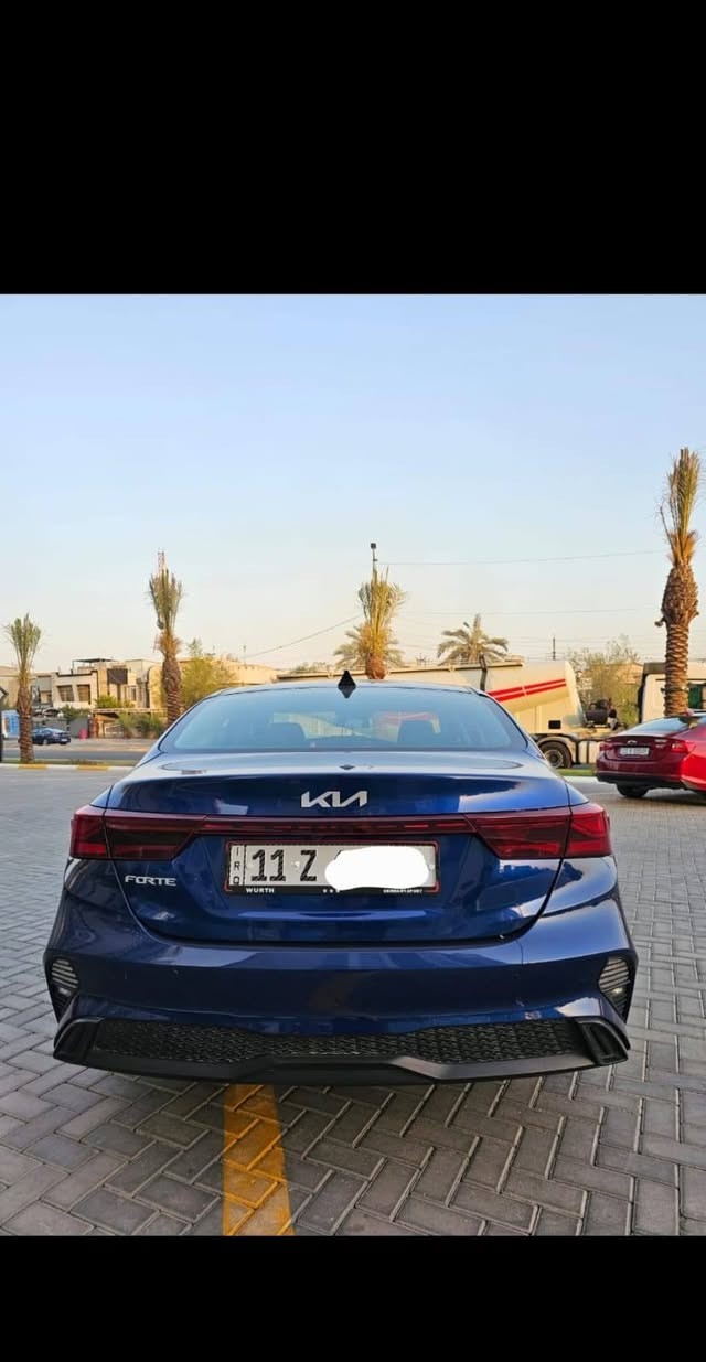 كيا فورتي 2024 ماشية 26 mi
السيارة نضيفة جدا وبدون نقص برغي اني رقمتها ع ايدي
المواصفات / نص فول رادار جانبي وخلفي وامامي واشاير بالمري 
بجم كبس حادثها جانبي فقط
السيارة تعمل بنظام الغاز والبانزين ضايفلها منظومة غاز وبعدها داخل ضمان الشركة صيانة مجاناً لمدة سنة 
رقم بغداد بأسمي تحويل مباشر 
صور الحادث مرفقة 
السعر 155 وبيها مجال بسيط
ملاحظة / السيارة عليها غرامات 10 ورقات تنكص من فلوس السيارة 
للاستفسار/ *********** متوفر واتساب
مكاني/ بغداد العامرية 
ترهم مراوس حسب القناعة.
