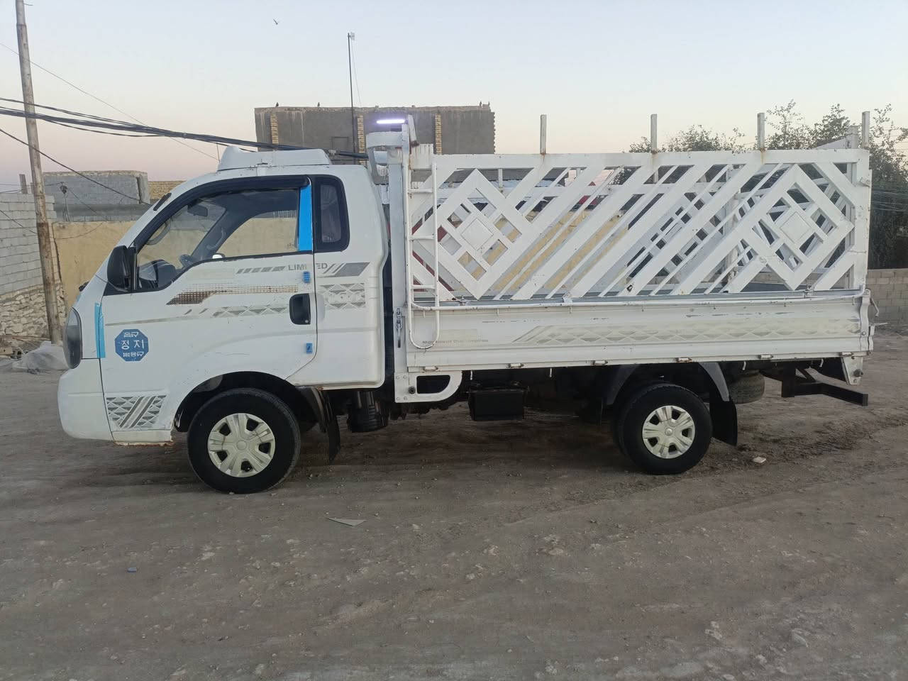 كيه حمل للبيع مديل 12 محرك 2700 مكفوله محدثه السياره تخم تير دوشمه مال حديث جاهزه مكان السياره رميثه ***********
