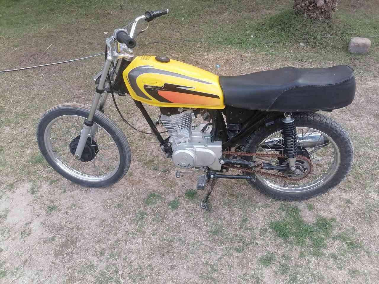 سلام عليكم. دراجه أنتنس مفتوحه ولفات فقط. تعمير كله 25 ما عده المكينه 24.  لا تبخير ولا تنقيص دهن أبدأ مكينه ناعمه كلش شرط شلعه ومعدل الدراجه احلى من الصوره شاهد الله عوزه بس سبايدر الدراجه كلك كلك كلك مكفول من السرقه ناصريه مركز السعر 550 وبيه مجال قليل لشراي *********** بيه وتساب
