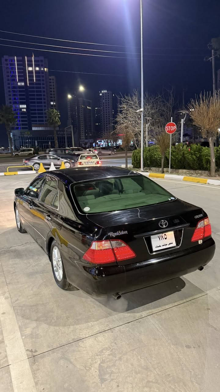 شاهینەی بڕاوە 2006 
182 
بێ دەعم و لێدراوی 
سارد و گەرم و برێکی مەزبوت 
بێ تەقەو ڕەقە 
٤٦ گەڵا و مەجالێکی برایانە 
***********
سلێمانی.⛔️
