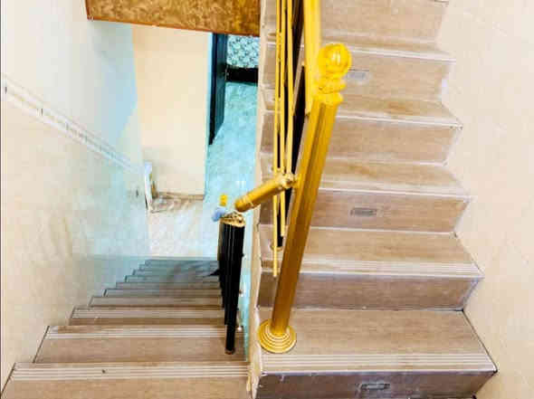 #دار طابقين بناء حديث 

للبيع بناء حديث zero فول مواصفات 

#موقع مميز جدا اتجاة قبله

#الدار فول مواصفات مغربي وتبريد مركزي مبني باحدث طراز 

 🔐 حيث يحتوي على سبالت عدد4و مبردة تبريد مركزي و كاونتر تفصال حديث  

                
 #الموقع - كركوك _ حي الواسطي قرب دائرة المعوقين 

 2 #المسـاحة :-150 

واجهة 11 م 

 ملاحظه  #طابو زراعي مضمون 
علما الدار مشمول في الوجبه الأولى 
وفي طابو ابيض حق التصرف 

#يتكون ط1من 2غرف نوم وهول وستقبال ومطبخ 

حار وبارد ومجمع صحيات 2 وكراج سياره ✅

ط2 يتكون من 2 غرف نوم وهول  وستغبال  ومجمع صحيات .

#السعر  140 مع المجال 

للاستفسار يرجى الاتصال بالرقم ادناه 👇
—————————————————————————-
                
📲 ***********مكتب  القايجي للعقار
📲واتساب ***********——————————————————————————-

                ❤️ العقار #حصرًا لدى مكتبنا 

                     مكتبـــ  القايجي للعقار

****************************

* نستقبل جميع عروضاتكم السكنية 🏠 والتجارية 🏡 بكافة مناطق كركوك  

للمزيد من المعلومات مراجعة مكتب القايجي لعار

حي الــــــواسطـــي 

في السايدين شقق غاز 
قرب حلويات كراميل

او الاتصال على 

📲  ***********
***********
