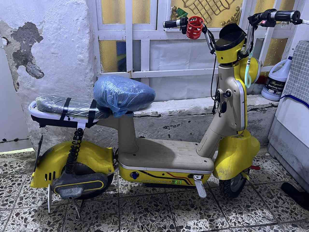 ‏سلام عليكم دراجة ￼ ‏شحن للبيع دراجة بطاريات جديدة سعر 125 رقم ￼***********￼
