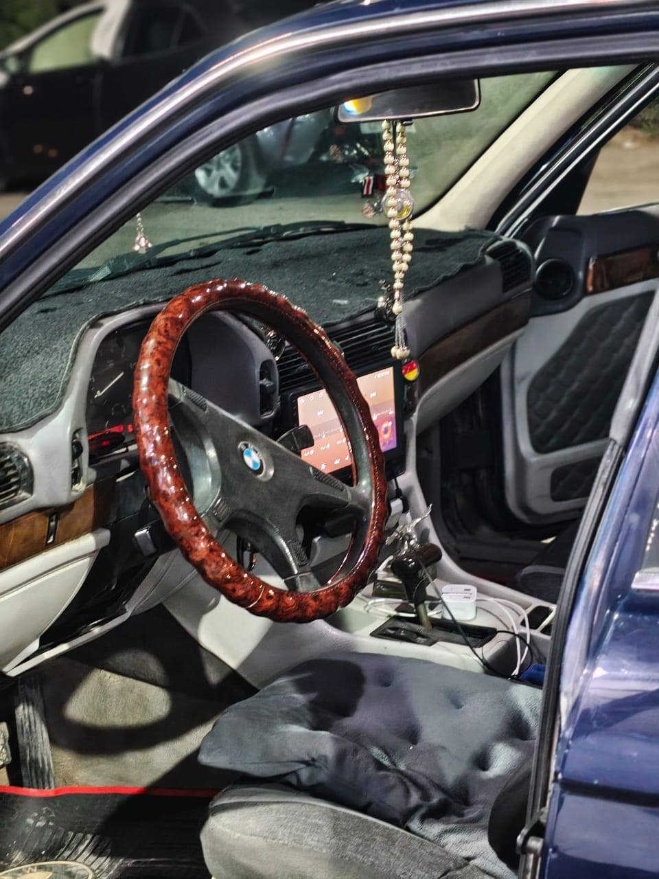 بي ام حجم 735 فول مواصفات كله شغاله مابه اي نقص سياره بسم رقم دولي جديد سنويه لغايت 30 حساس كامره عنوان كركوك حي الأسرة امال بيت مو بياع شراي *********** سعر 45 وبيه مجال للطيبين سياره احله من الصوره يرهم مرواس حسب قناعه
