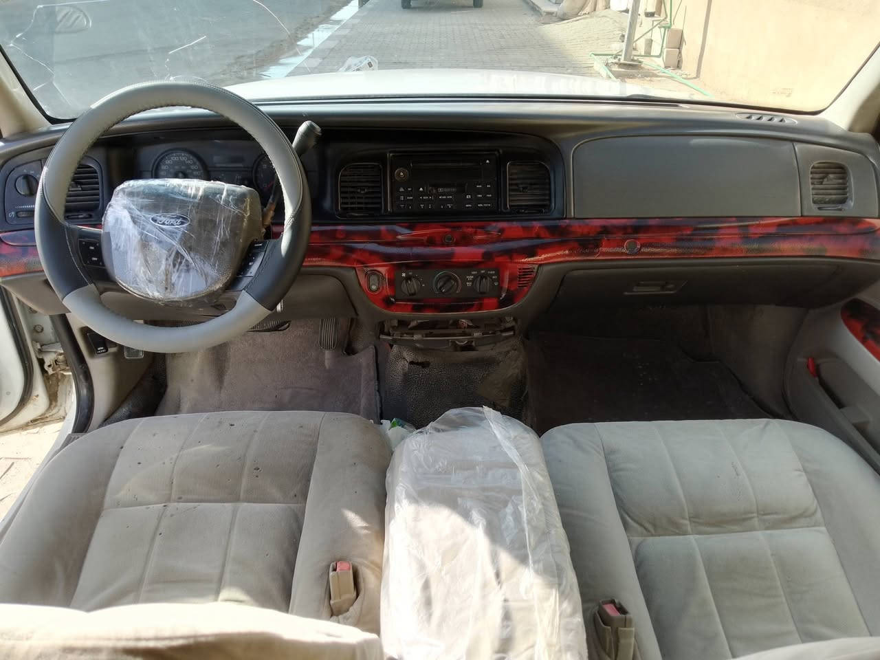 السلام عليكم
فورد فكتوريا ٢٠٠٧ بيضاء 
رقم نجف  دولي  بسمي   سنويه  مجدده لل2031  السياره حلوه ومابيه اي ضربه محرك وكير وحدادية وكهربائيات الحمد لله كلش زينات التبريد كمبريسر ومنضومه يشتغل بس عايز ترتيب  داخل حلو 
السعر (50)مع مجال حق المجامله 
 السياره  بسمنه من المزاد 
مكاني النجف الاشرف شارع كرامه غدير 
*********** 
مع تحياتي
