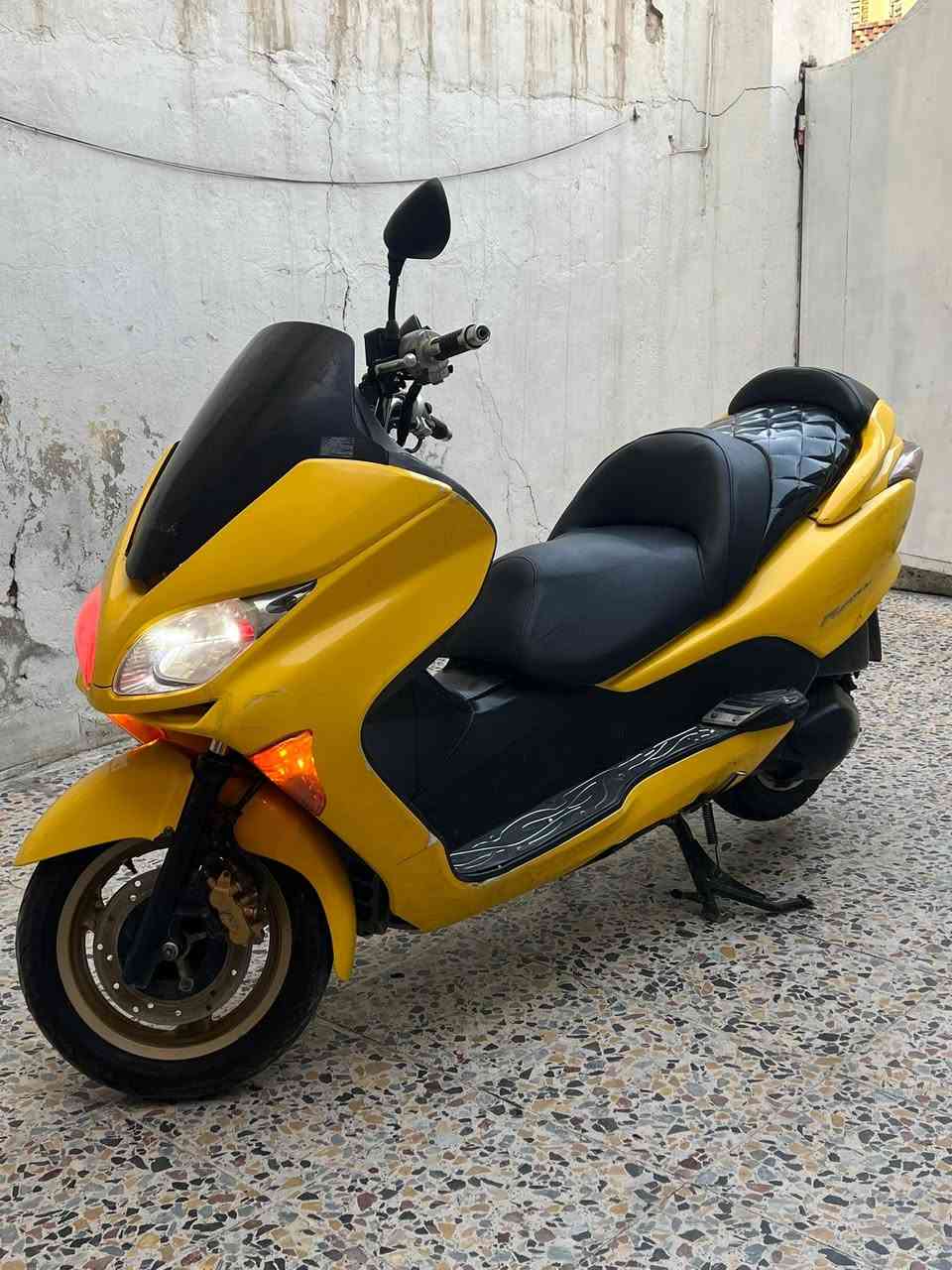 فورزه بصمه 0️⃣ 9️⃣ كرستال
جاهزه دراجه مابيهه نقص 
شلعه ومعدل كهربائيات شغاله 
اوياله ذهبيه افجوج ذهبيه علايم بلاديه
مكاني بغداد *********** السعر مليون وميه
