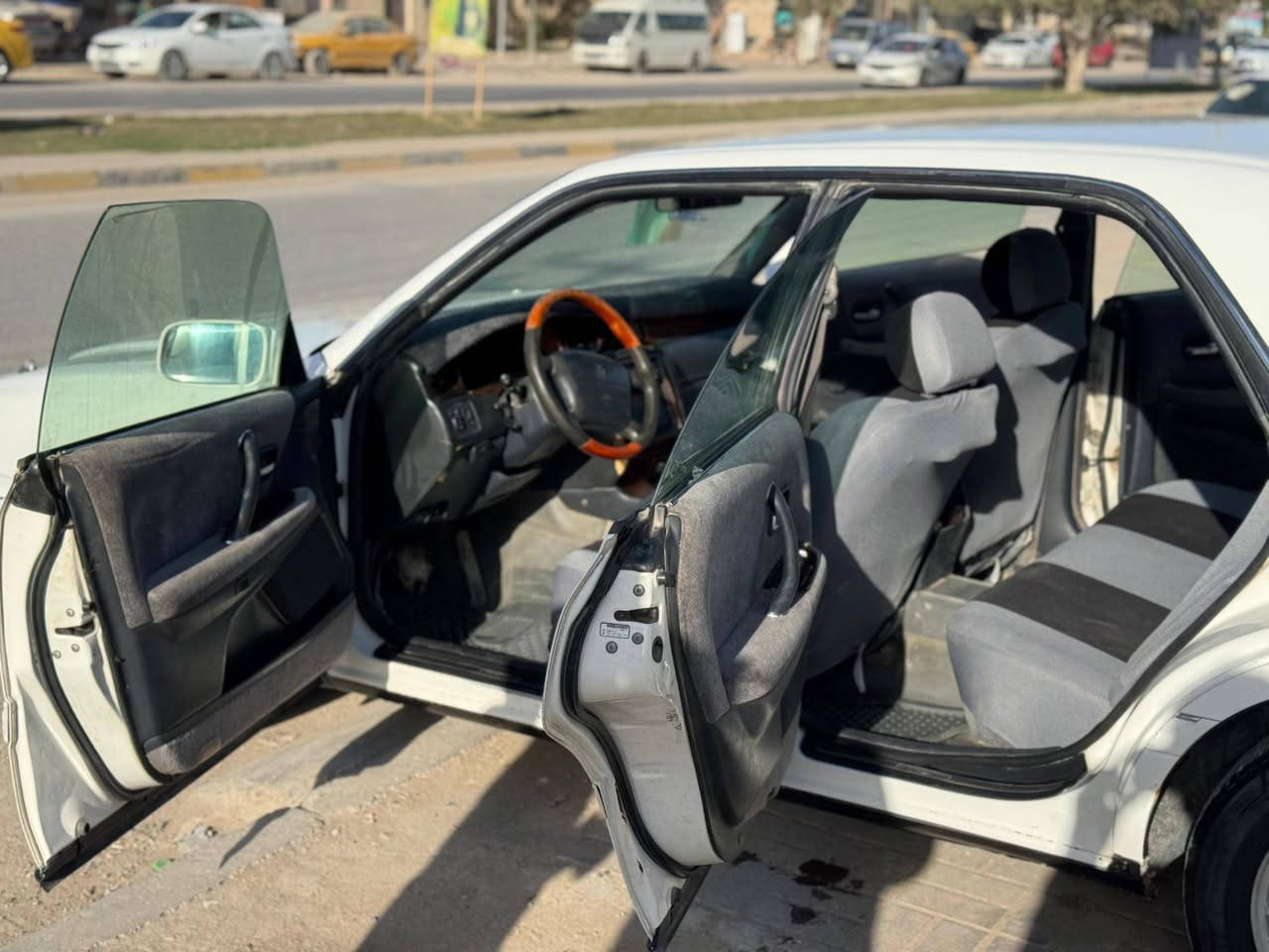 للبيع راس الثور فلات مديل 1997 بسمي سنويه 2029 مكفوله كفاله عامه من الكص ونقل جثه والصبغ والاصوليات للاستفسار اتصل على الرقم التالي ***********
