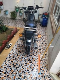 عندي موطور البيع سيفان أوراق كله شغال سلف وناريه السعر 300وبي مجال بسي...