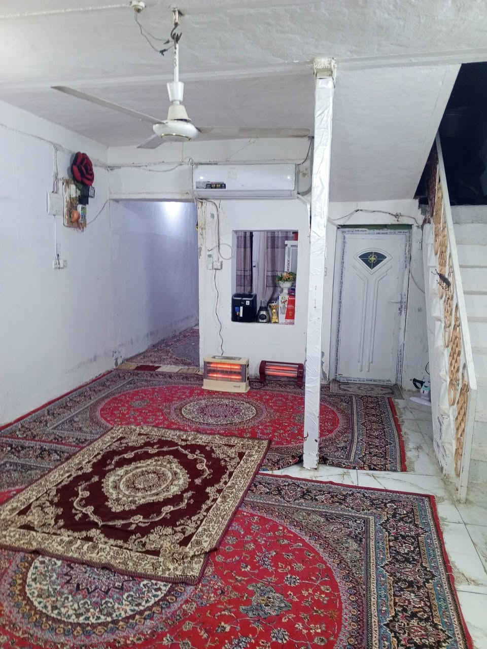 البيع بحي زهور مساحه 100) قرب مدارس ***********
