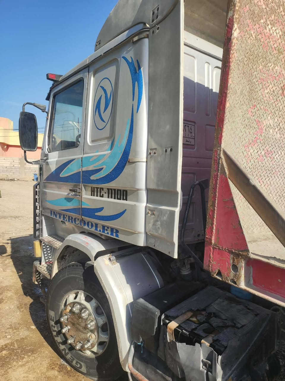 سكانيا موديل 91
مكينة 12 ونص بيه تنقيص 
رقمه واسط - سنوية ساقطة ـ مكان السيارة حلة
السعر 140 راس و عربانه
للتواصل رقم الهاتف *********** غير متواجد على الفيس
