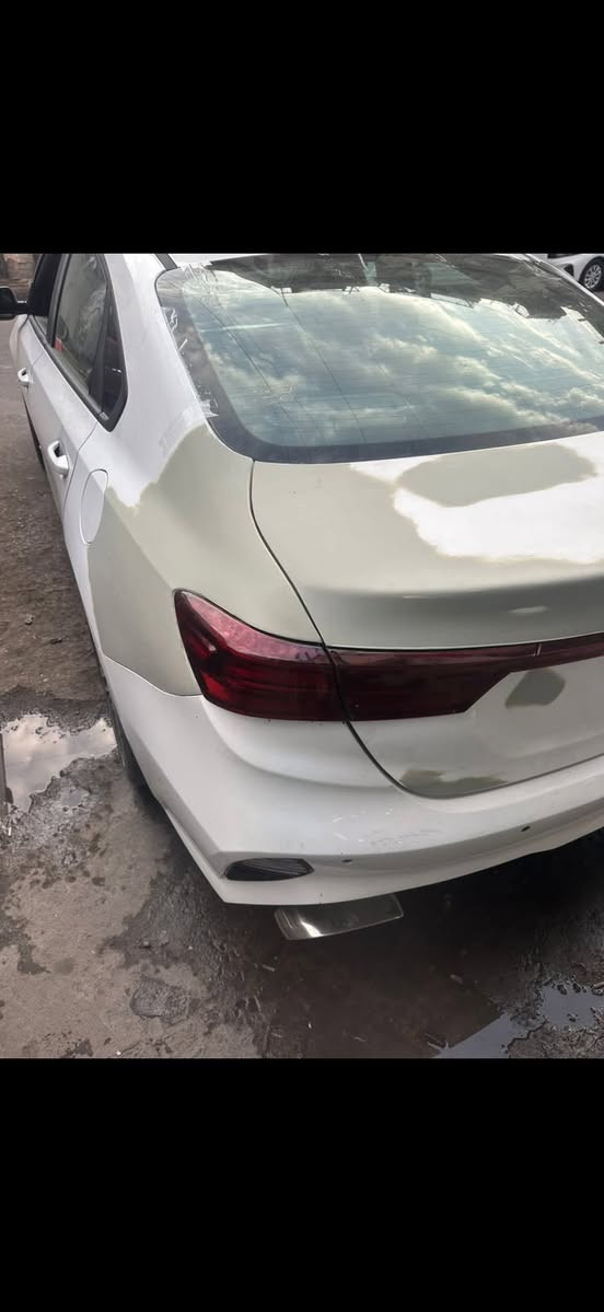 كيا فورتي ( جيتي  ) فول الفول اعلى فئه

كير اوتماتيك 

وارد امريكي 

حادث قبق الصندوق ومصلح نفسه وشويه من الجاملغ الخلفي 

 

موديل 2022

دخول بصمه ذكي

نظام ترحيب

تشغيل عن بعد 

بصمة ابواب

حجم المحرك1.6T✈️  

شاشة كبيرة Apple Car Play

سايد بريك بصمه

اوتو هولد Auto Hold

حساس ضغط الاطارات 

 كامره دواره خلفيه 

رادار امامي 

 اشاير في المرايا+رادرات جانبية

نقطه العمياء

فتحة

بصمه

قيادة ذاتيه 

تحديد مسار

مثبت سرعه Cruise

توقف ذاتي

تبريد كشنات وتدفئه

كشنات جلد ( GT.LINE )

تبريد كشنات وتدفئه

اشاير بالمري 

لدترحيب 

لد امامي LED

لد خلفي LED

جنطه كهربائي 

ويل كب كروم 

سبايدر خلفي

اوضاع قياده Drive Mode

نظام سبورت sport

 نظام نورملNormal

نظام سمارت Smart

تحكم ستيرن جهتين  

دركة سبورت ( GT.LINE )

صور الحادث بل منشور 

السعر ١٧٥

مكاني بغداد حي القاهره قرب جامع النداء

***********
