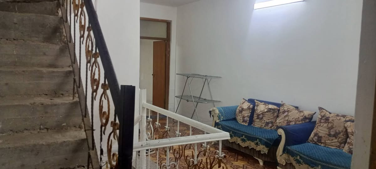السلام عليكم بيت للبيع في الشعب قرب السايدين مقابل ماجد الكصاب
زراعي المساحه 100 متر واجه 5 النزال 20 البناء درجه اولى البناء قبل 9 سنوات يحتوي على ثلاث غرف نوم استقبال مدخل ثاني صاله مطبخ معزول عدد صحيات ثلاث يحتوي على مخزن طابق ثالث الماء رسمي المجاري رسميه كهرباء رسميه سند 25 طابو صرف زراعي   
للاستفسار 
***********
***********
