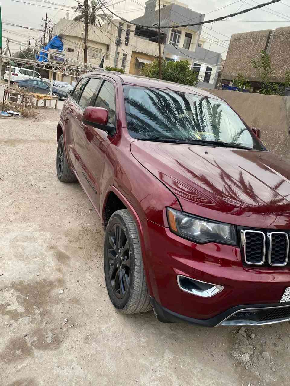 السلام عليكم سيارة جيب بلاك توب موديل 19 للبيع او مراوس حسب القناعة سياره حلوة ونظيفة مابيه نقص حشاكم من النقص السونار والحادث مرفق بل منشور جنطة كهرباء كامرة خلفيه دوارة كشنات جلد مكينة 6 سلندر سعر البيع 195 ورقة سياره خير الله مكان المشتل المطبك شارع الزيدي 
للاستفسار 
*********** حجي وسام
