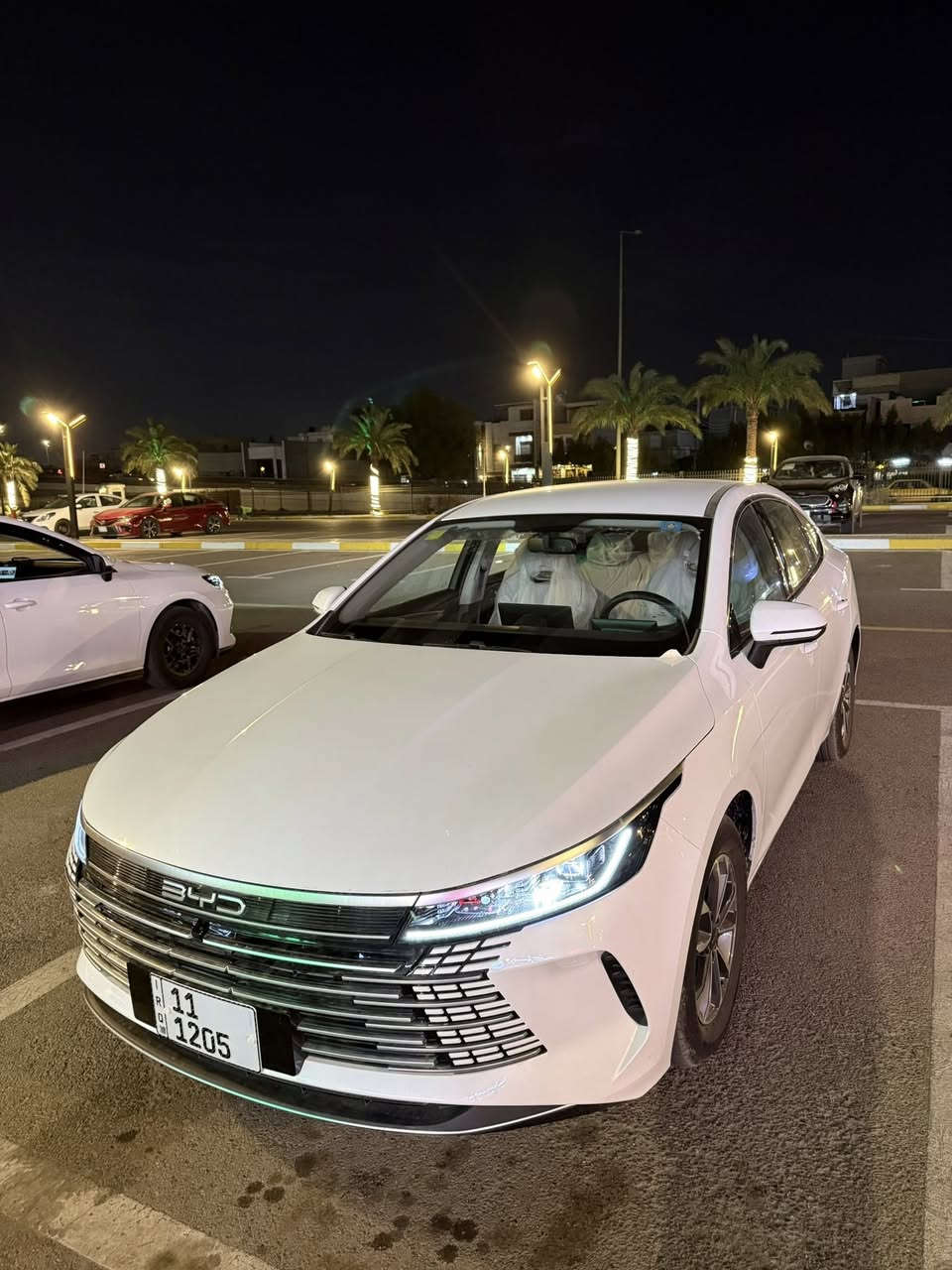 للبيع دستروير Byd Destroyer 2025 
زيرو كفالة عامة دخول جديد مرقمة كامل 
بأسمي تحويل مباشر 
داخل ابيض وجلد شاشة دوارة كبيرة 
ويل كروم. تفويله تمشي 1200km
مع كامل الملحقات الاصلية + بصمة + كارت +شاحنة سريعة ١٦ امبير 
ماسحات + فوم طوارئ + منفاخ + كاعيات حوضيات بلاد. مثلث طوارئ الاصلي 

السعر 133$ 
العنوان بغداد الدورة شارع ٦٠ 
الاتصال على الرقم 
 *********** يوجد واتساب
