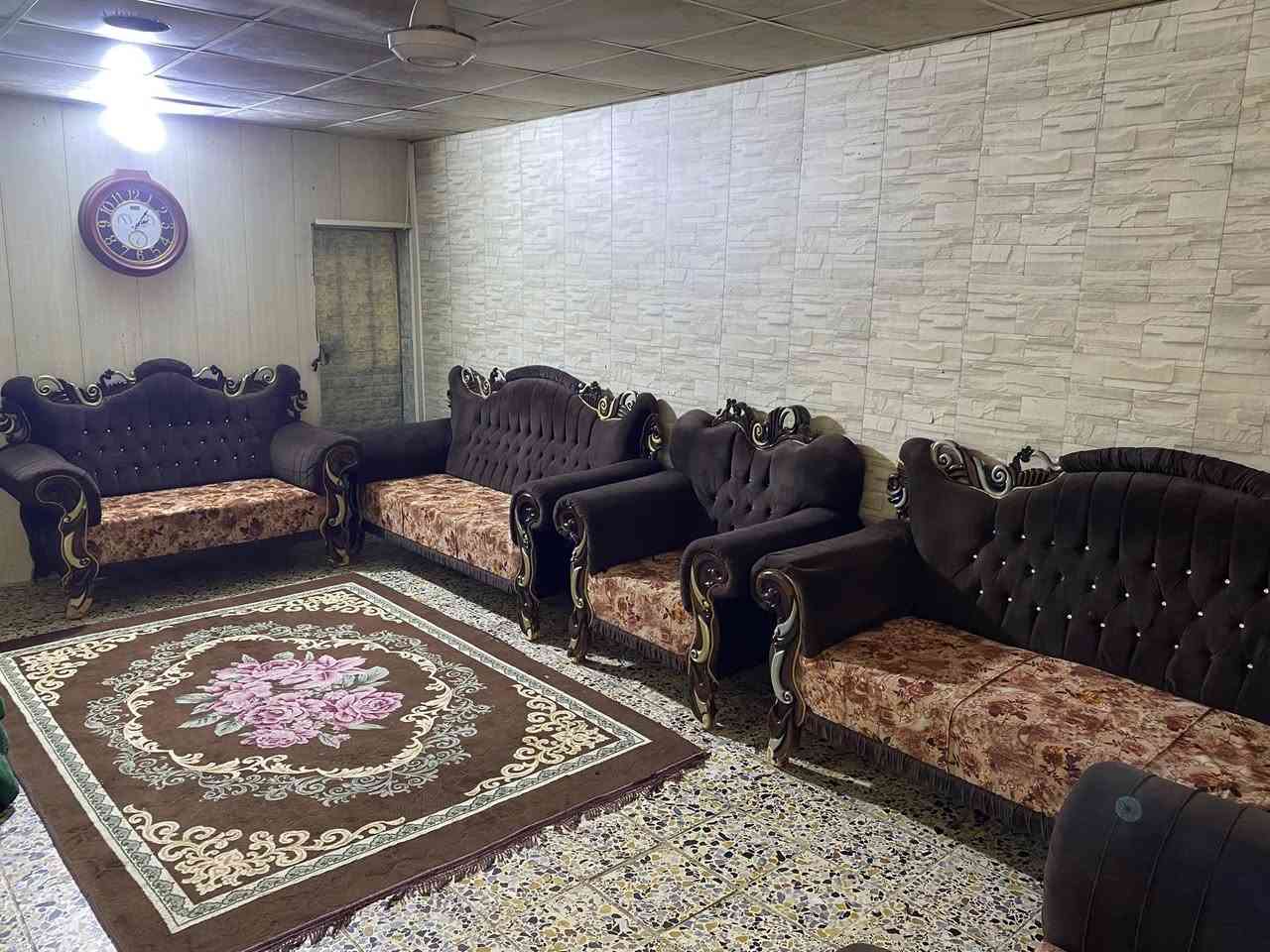 تخم 10 مقاعد شرط النضافة شغل درجة أولى مكاني بغداد الشعب ***********

