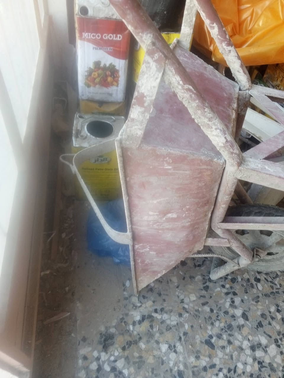 عرباين للبيع عدد ثلاثة الوحده ٤٠ بغداد التاجي ***********
