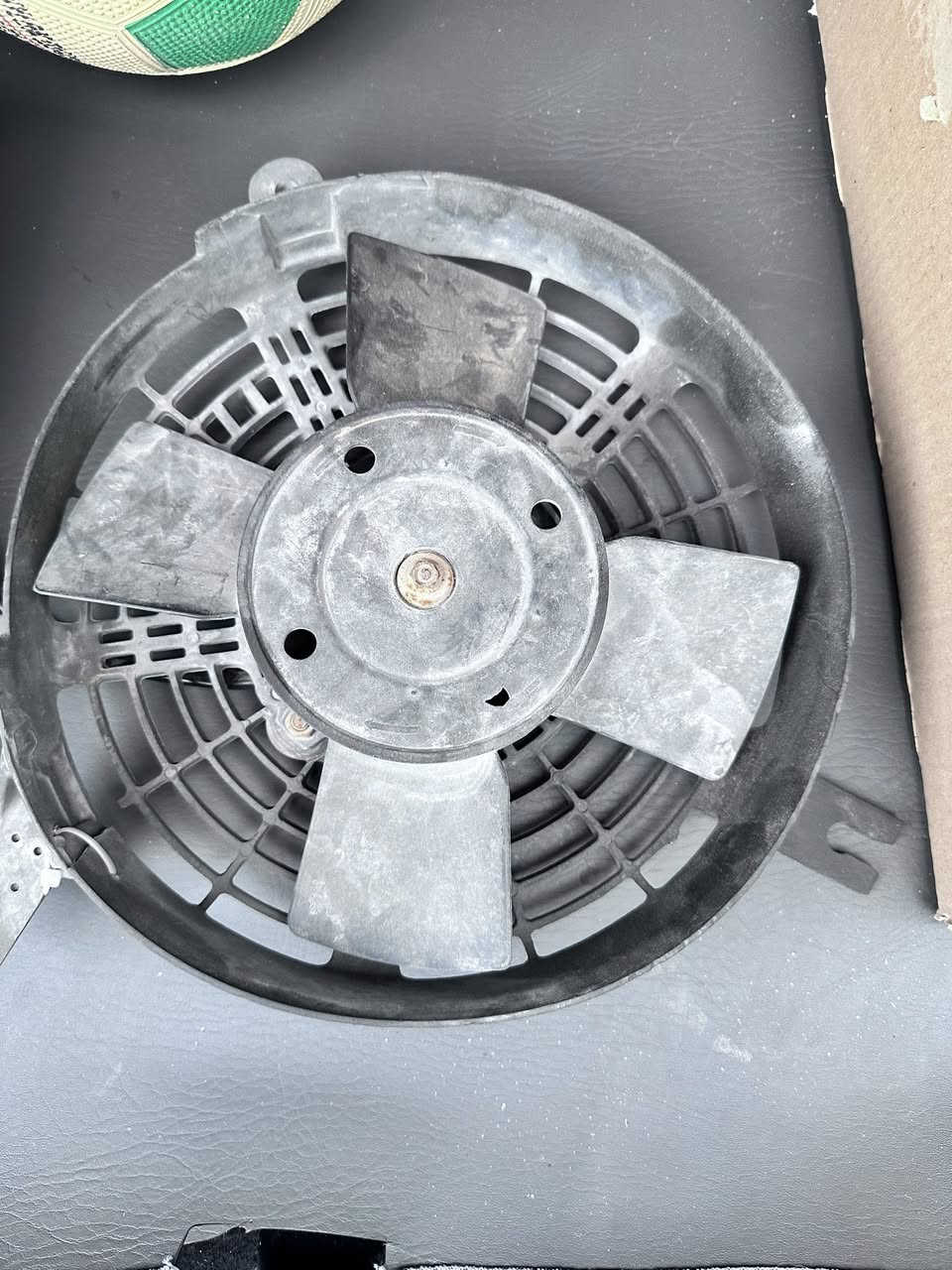 دمام + مروحة ياباني للبيع 
75 الف ثنينهم
***********
