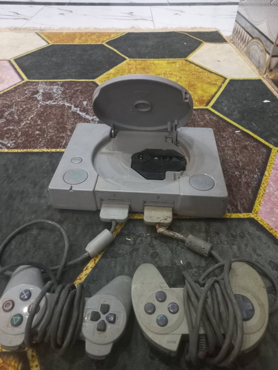 Play 1
سعره 15 الف ***********
