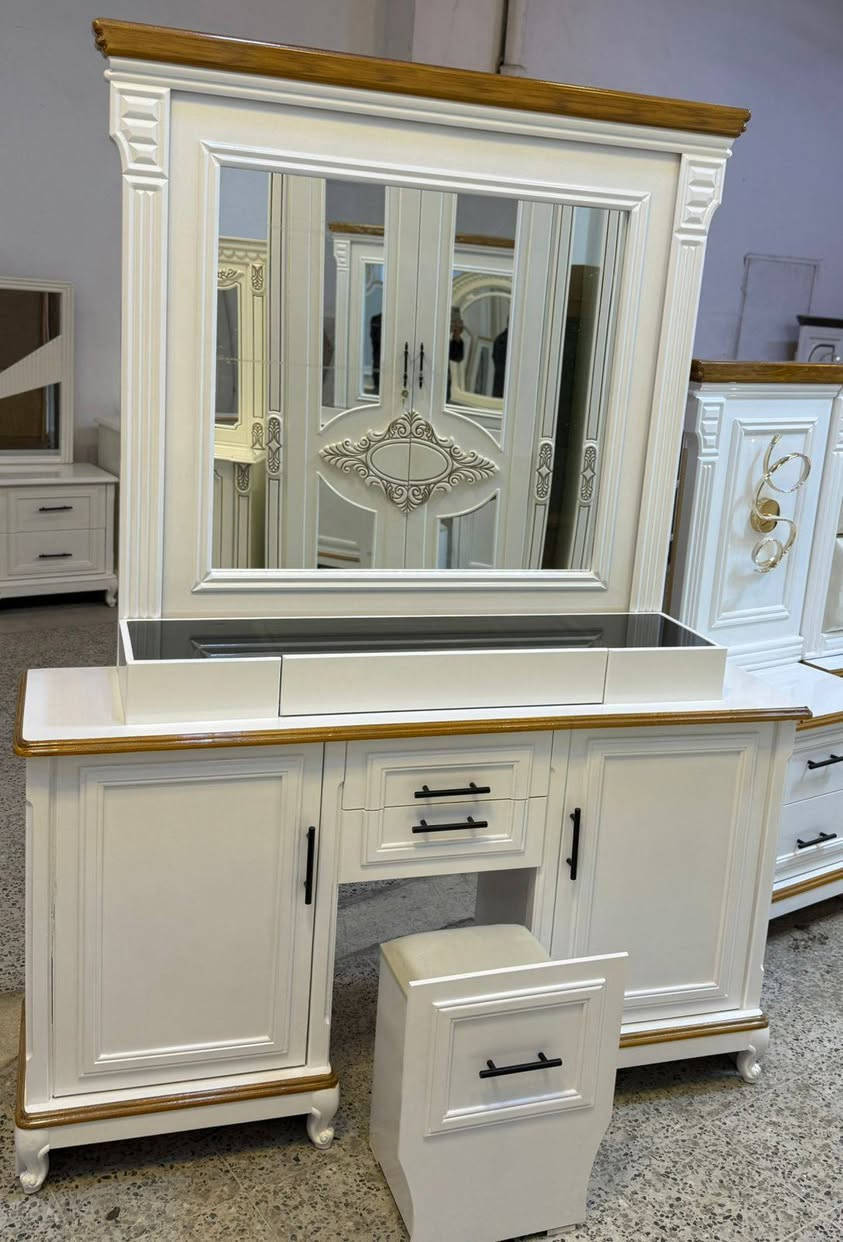 ﴿وَفِي السَّمَاءِ رِزْقُكُمْ وَمَا تُوعَدُونَ﴾
شركة عدنان الكناني تقدم  لكم 
نجارة عراقيه درجة اولى اصلي وليس تقليد لا نتعامل بالتقليد نهائياً 

ارتفاع الكنتور 250 
عرض الكنتور 3.20 
الزاوية 110 

الوجة MDF 
الداخل صاج طبيعي 

الاصباغ حرارية درجة اولى 

متكون من 10 قطع 

الضهر جرجوبة ضب براغي 

القاعدة والسقف بلوك صاج
العنوان بغداد الجديدة شارع الصناعي قرب مستشفى العلماء الاهلي 
للحجز والاستفسار اكثر واتساب ***********
