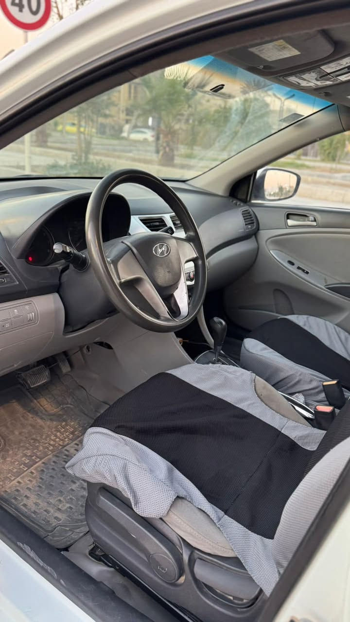 السلام عليكم 
اكسنت مديل ٢٠١٥ وارد امريكي 
الحادث:تبديل بنيد +باب والباقي كفاله 
رقم ذي قار تحويل ثاني يوم 
ماشيه ٨٤ الف حقيقي السياره جاهزه كير مكينه حداديه تبريد 
للاستفسار :***********
مكان السياره ناصريه مركز
السعر ٨٦ وبيها مجال شي بسيط
