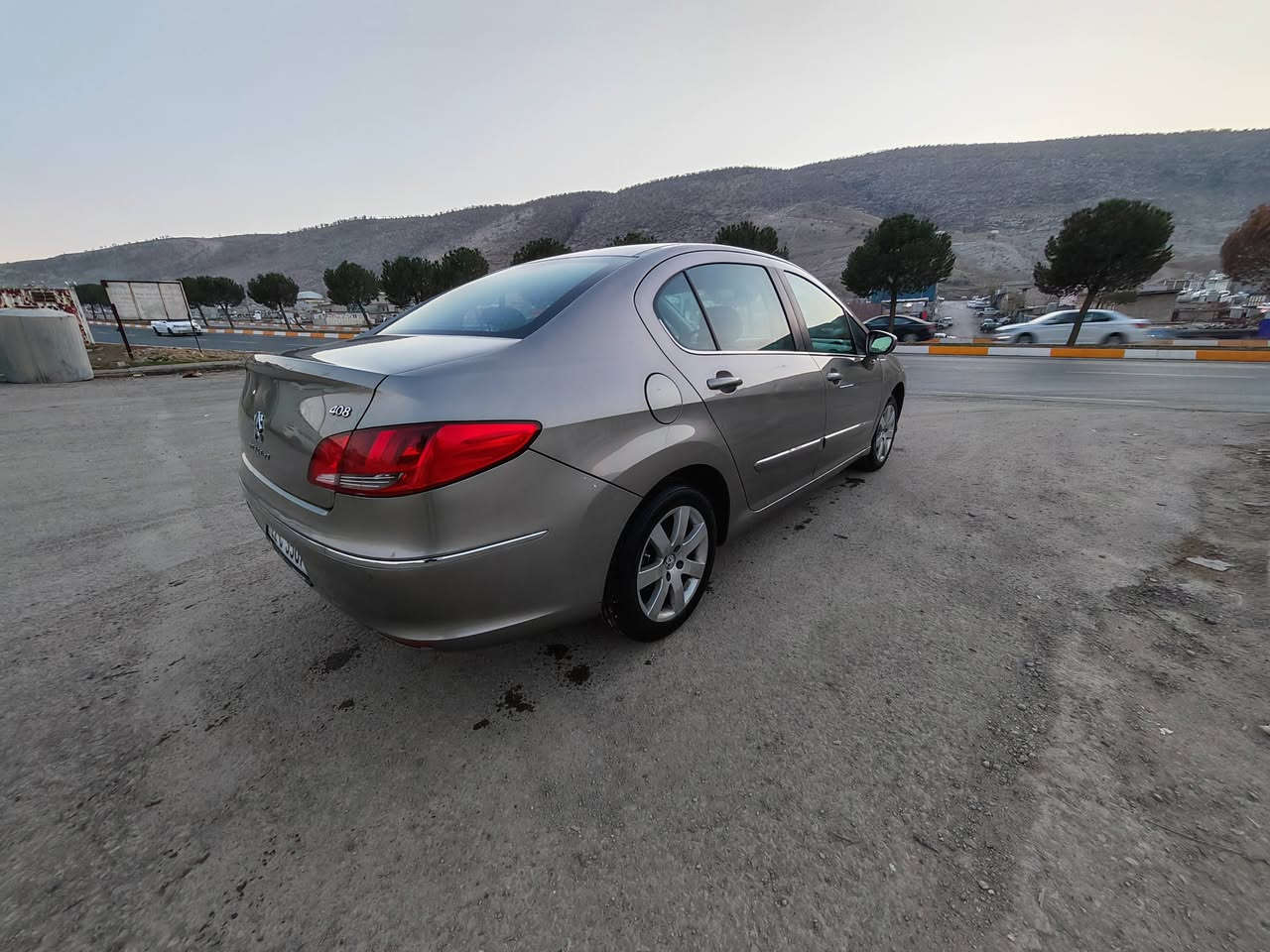 بیجۆ 408 مۆدیل 2012 گێڕتۆماتیک ڕەقەم هەولێر بەشەرتی گێڕو مەکینە و تبرید ساردو گەرم سەقف سلاید و تبرید مەرکەزی بەناوی خۆمە سەنەوی نوێیە بێ بۆیاغە یەک تۆز ساردی هەیە كامل لەسەر شەریکەیە 160 هەزار ڕۆیشتوە
نرخ 77 مەجال
شوێن سۆران
بیجو 408 مودیل 2012 الکیر اوتوماتیك رقم اربیل  بدون صبغ شرط تحويل سیارە بسمی شرط مكينة و الكير ماشية 160000 تبريد  مركزي سلايد 
مكان قضاء سوران
سعر 77 بها مجال 
***********
***********
