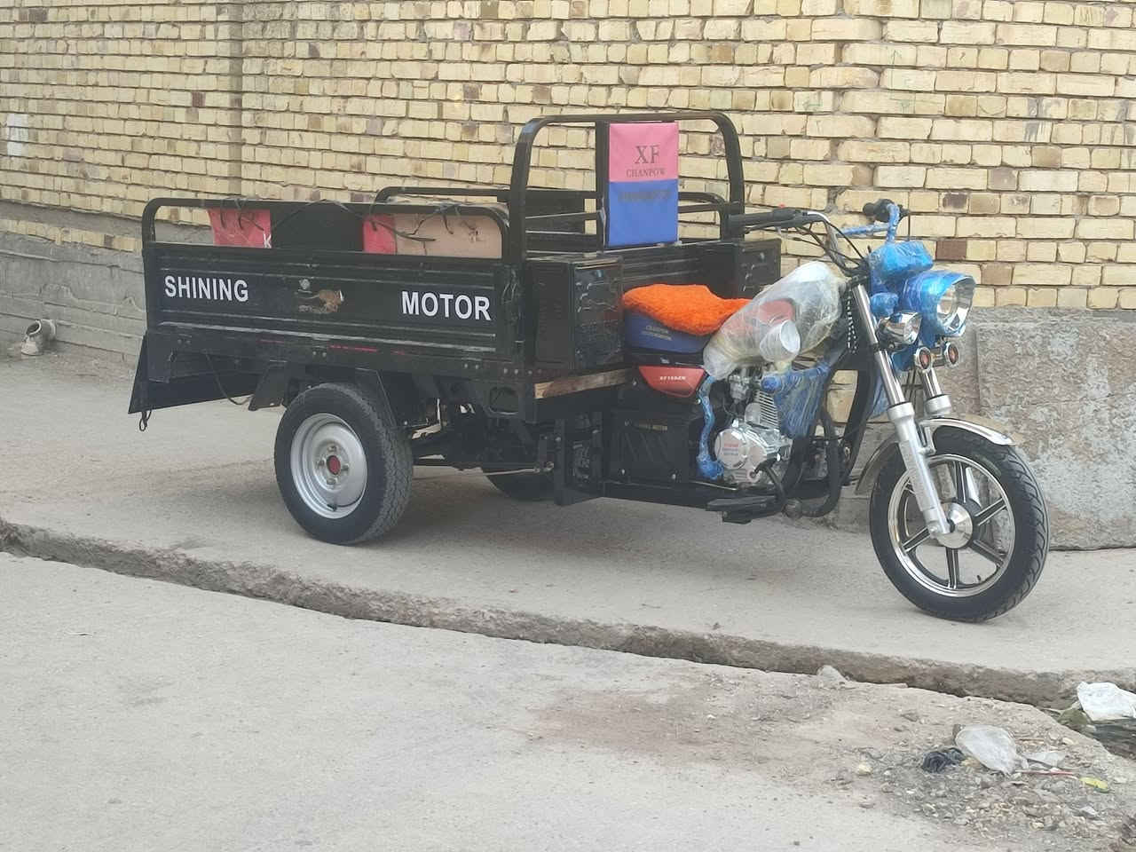 سلام عليكم السود البيع موديل 23
صاله 10شهر طلع من الوكيل علي كاظم المرور وراق 
التواصل 
***********
