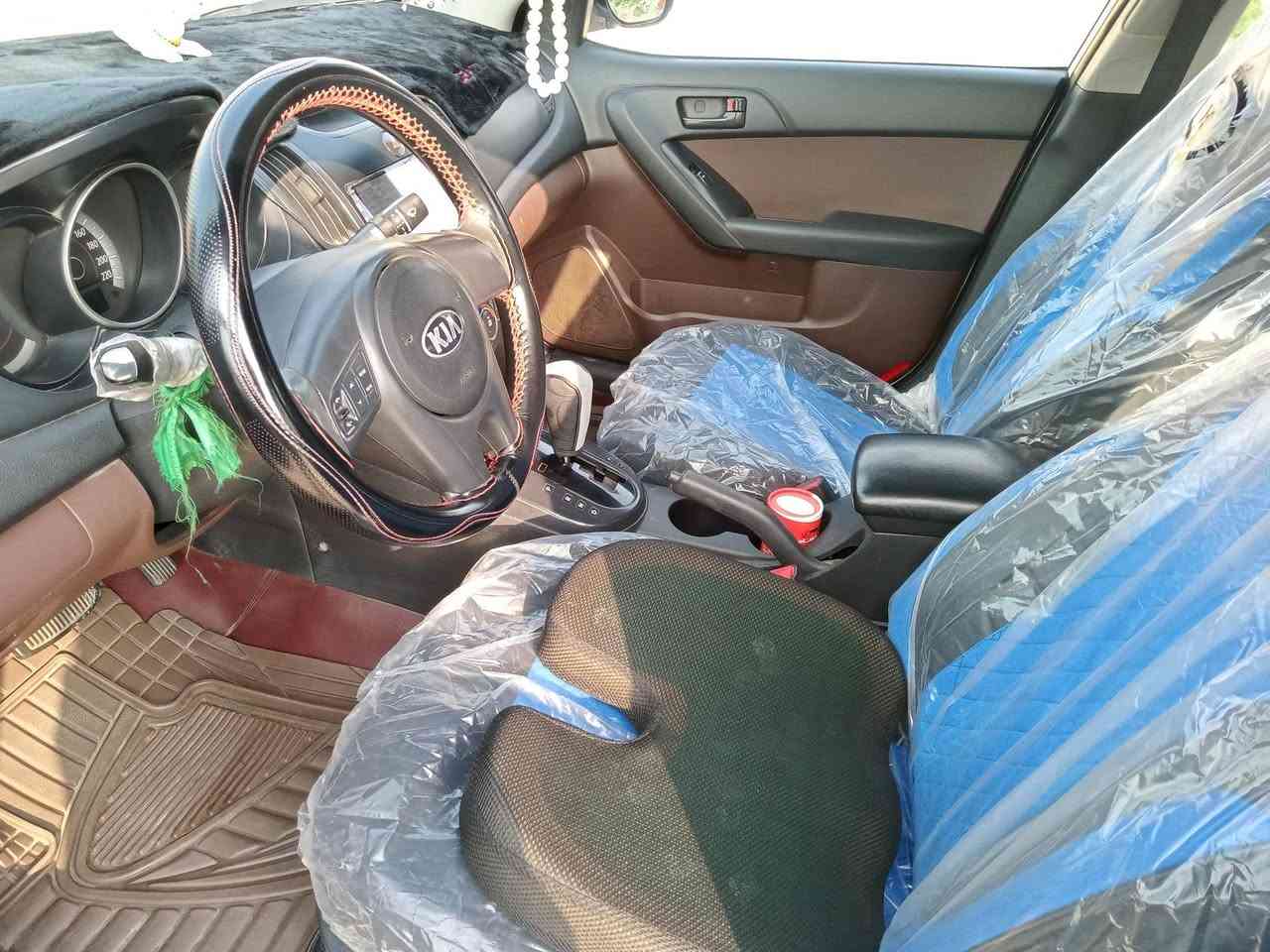 سلام عليكم
سيراتو2009
1محرك خير من الله 
2تبريد خير من الله
3تخم تاير جديد
4صدر جديد
5شاشه+كامره خلفيه
6تحكم ستيرين
7فتحه 
8سنويه جديده باسمي 
سعر93
***********
