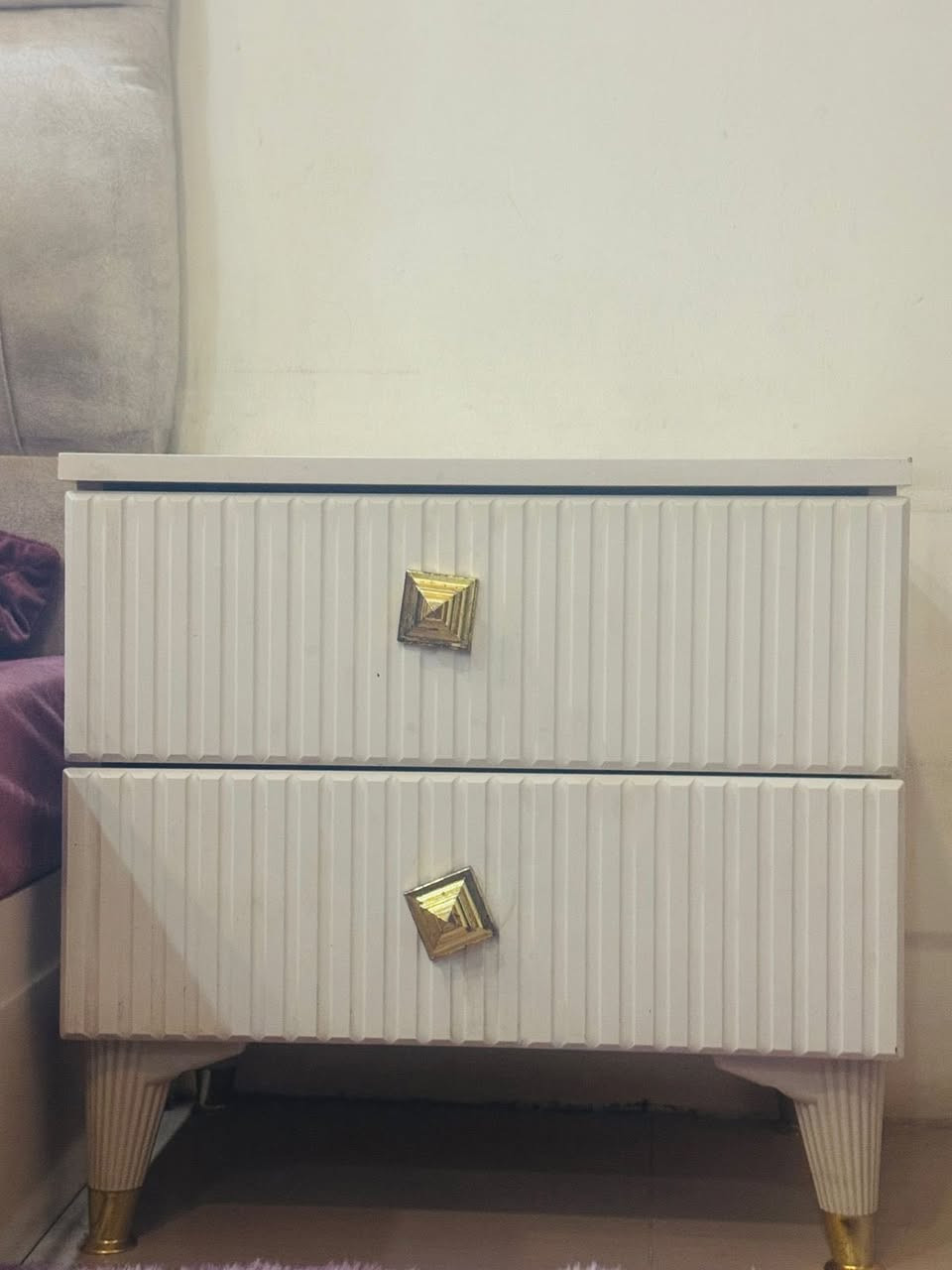 السلام عليكم
غرفة اخشاب تركية ام نفرين حالة ممتازة ونظيفة جداً  واستعمال قليل جداً وذات تصميم انيق 

مكونة سرير نفرين _كومدي عدد2_كنتور عدد الطلاقات6

ميز تواليت مع الطابورية_ومراية_خزانة متكونة من اربعة ادراج

للاستفسار التواصل على الرقم التالي : (***********)

🛑السعر مناسب وقابل للتفاوض
