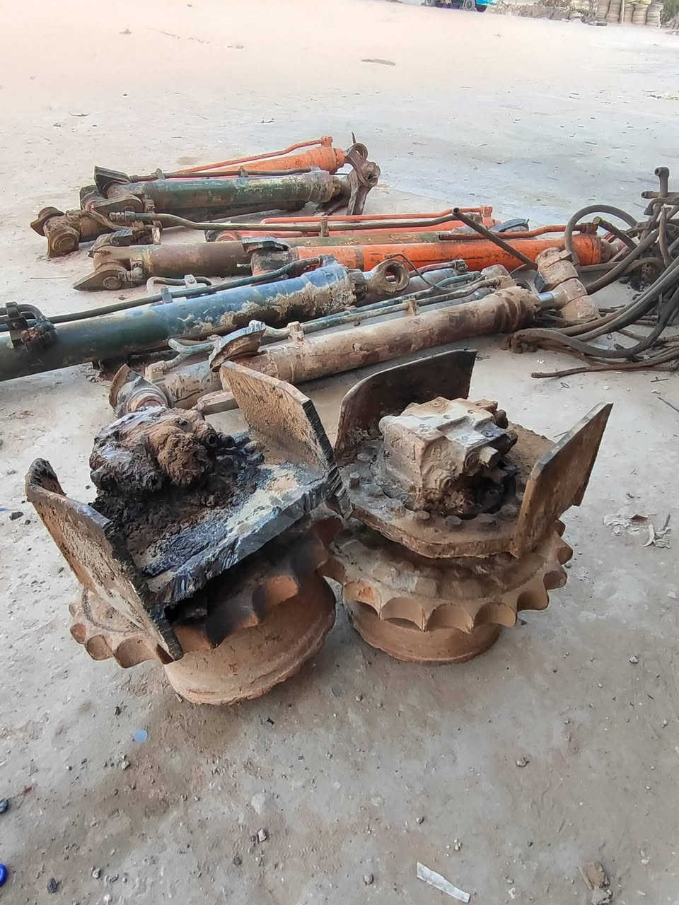 اللهم صل على محمد وآل محمد مجمع درة لبنان للهيتاشي مضخات اوياله مشي دورانات سنتر جاين جكات رفع ثانوي زناجيل  سبروكات  زت ثري  ولزت العادي والفايف  العنوان كربلاء المقدسه طريق كربلاء نجف عمود٩٧٣ رقم تلفون ***********
