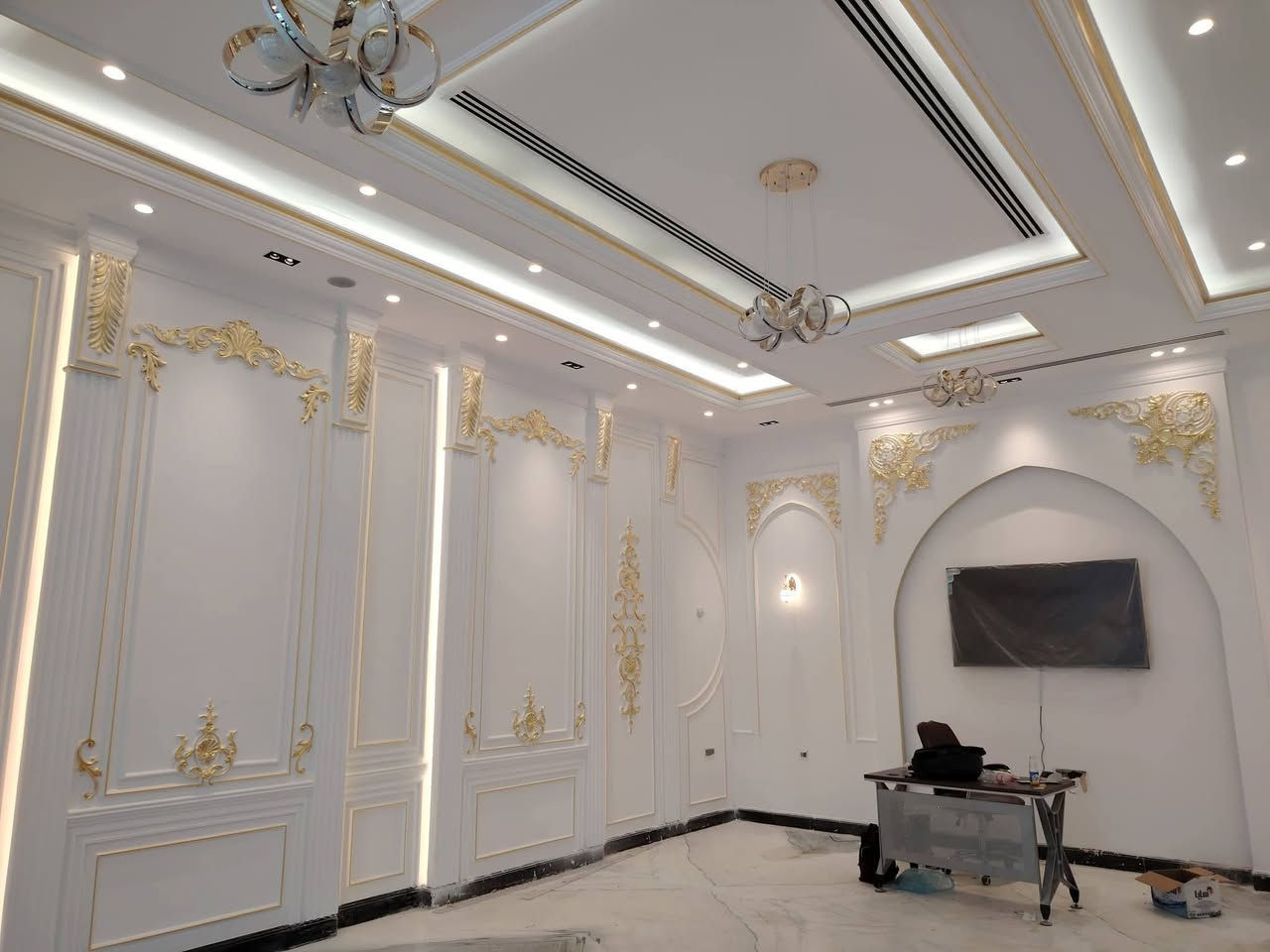 مساء الخير ♥️ 
💞مستعدون لعمل جميع انواع الديكورات  💐ديكور مع صبغ تصميم  مع التنفيذ *********** 
اتمنى ان ينال اعجابكم ❤️
