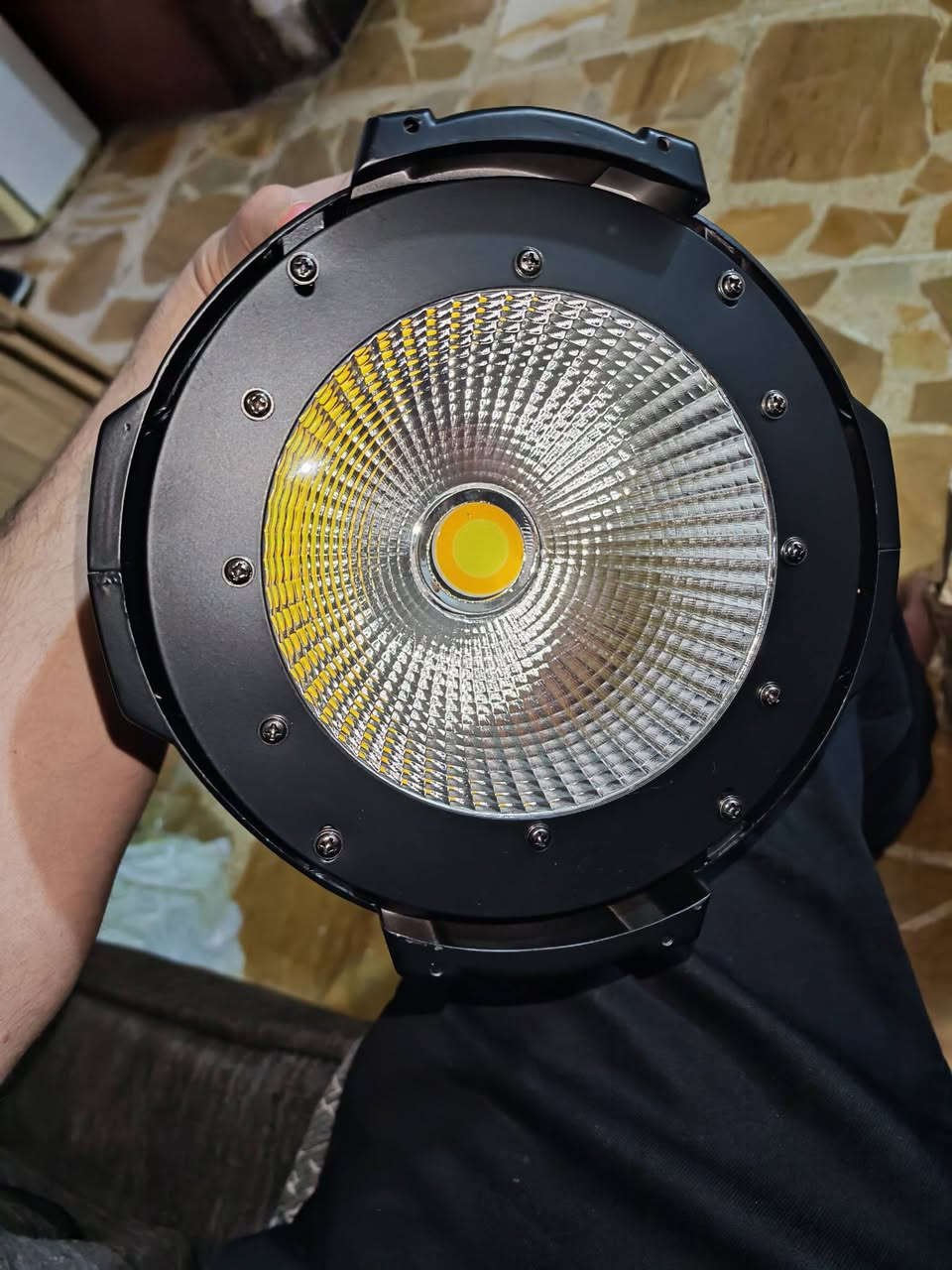 متوفر 💡 كشاف مسرح COB LED بقدرة 200 واط🔥 القوة: 200 واط (إضاءة عالية السطوع وشديدة التركيز).الألوان: لونين في واحد (أبيض دافئ + أبيض بارد).التحكم: يدعم DMX512، التحكم الصوتي، والوضع التلقائي.الاستخدام: مثالي للمسارح الكبيرة، الحفلات، واستوديوهات التصوير الاحترافية.المميزات: مروحة تبريد قوية وهيكل متين للعمل الشاق.[ضع السعر هنا] ☄️


**إذا كنت صاحب هذا الإعلان وتريد حذفه لأي سبب، رجاءا أرسل رسالة إلى الدعم الفني**